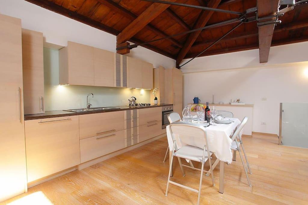Politeama Lucy Loft Apartment Palermo