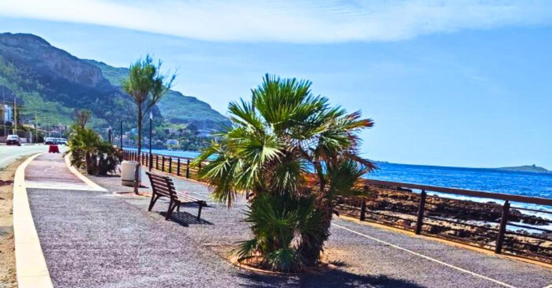 - - Sferracavallo Sul Mare Apartment *