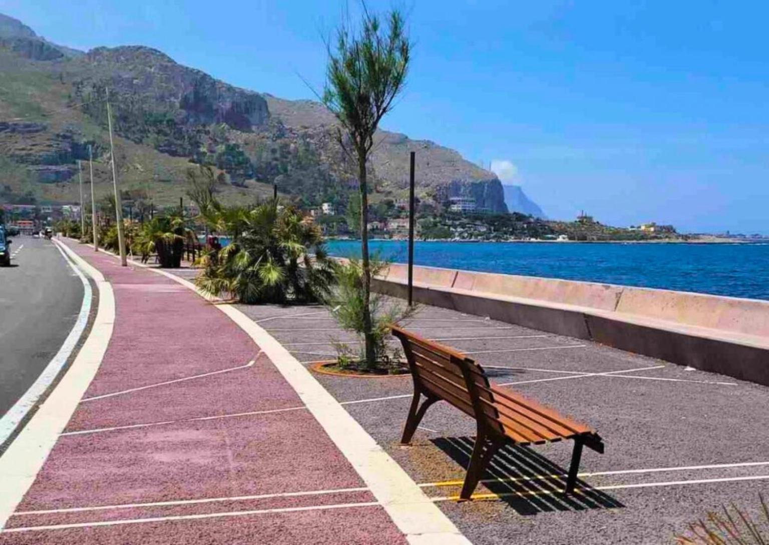 - - Sferracavallo Sul Mare Palermo