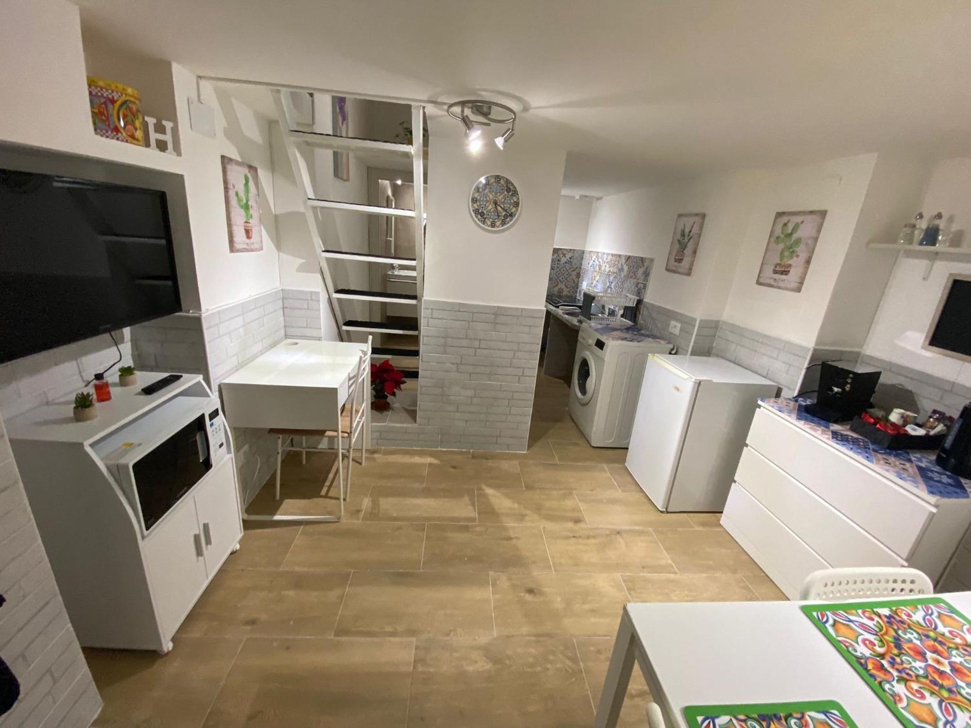 Little House Apartment *