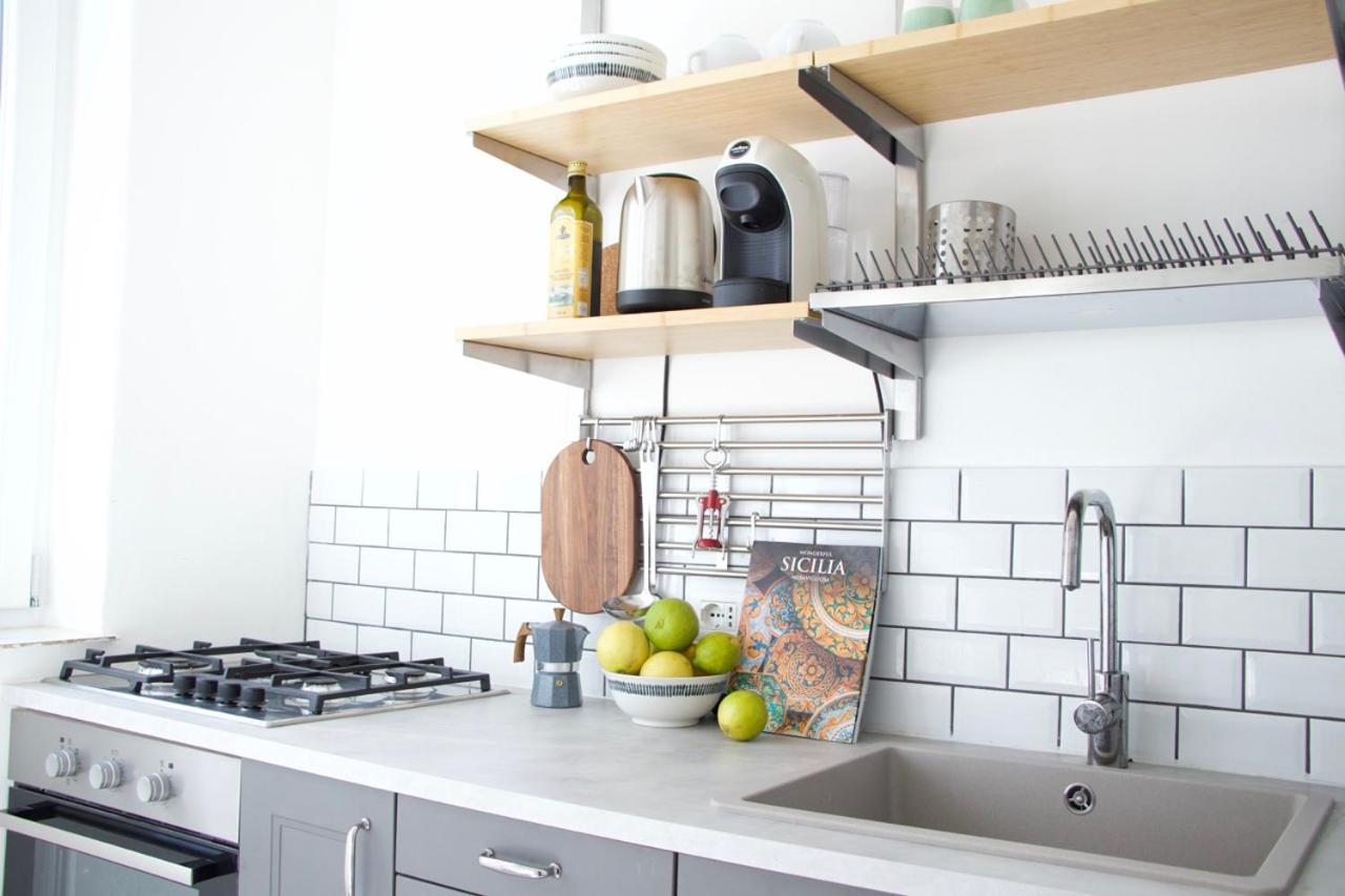 With Kitchen Balcony And Ac Apartment *