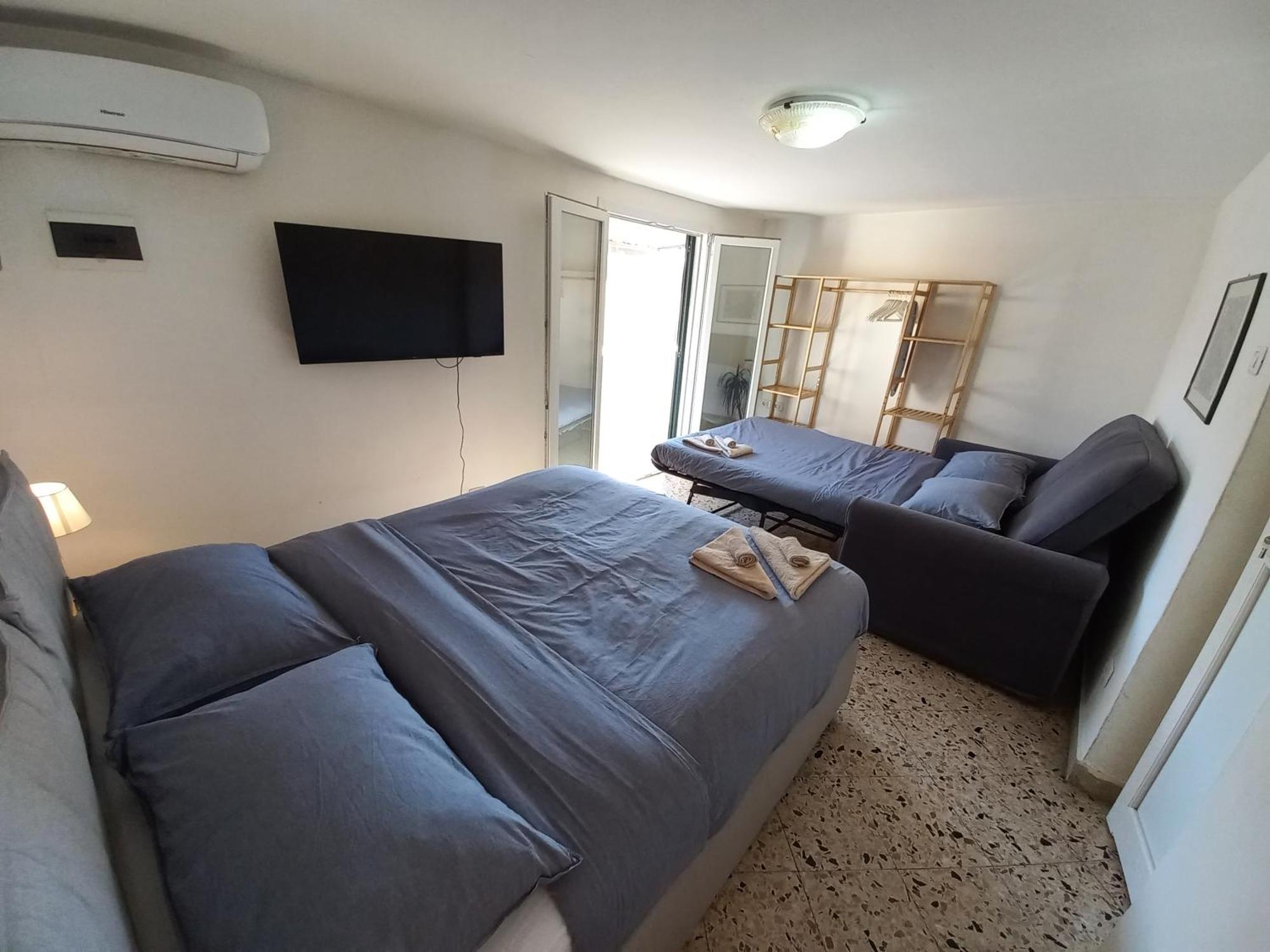 Apartment In Central With Rooftop Terrace *