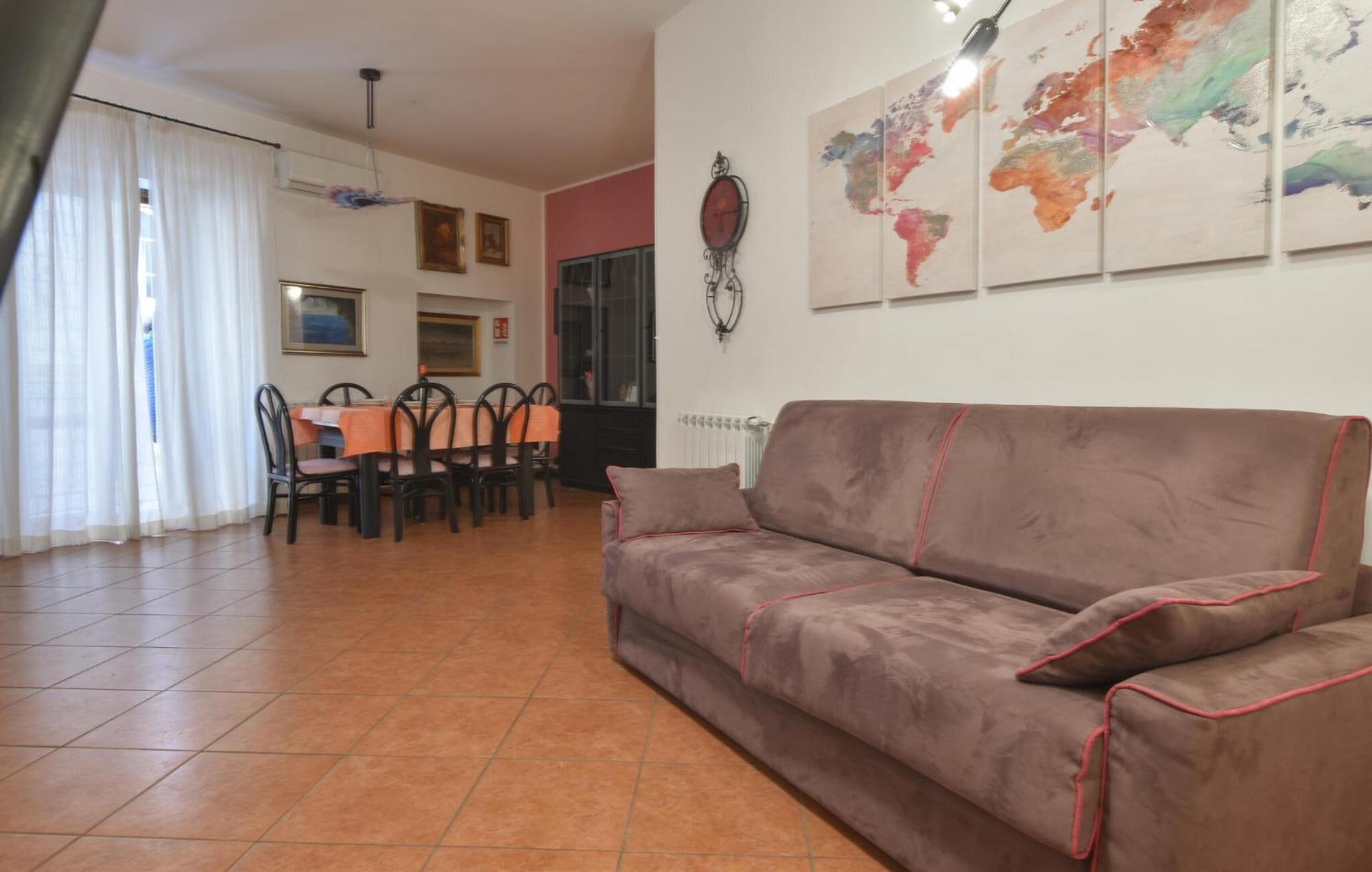 Gorgeous In With Kitchen Appartamento