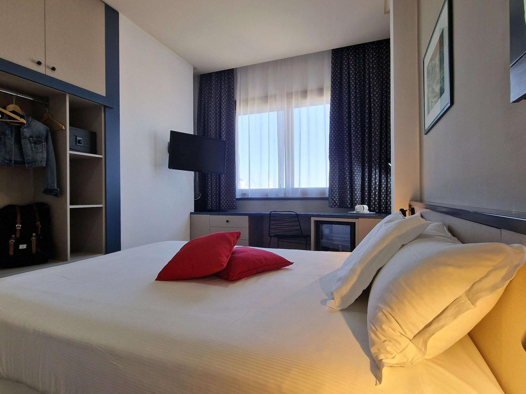 Ibis Styles President Hotel