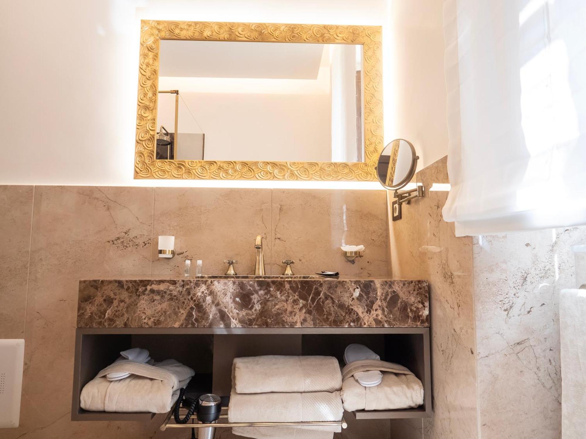 Hotel Alliata Di Pietratagliata Palermo