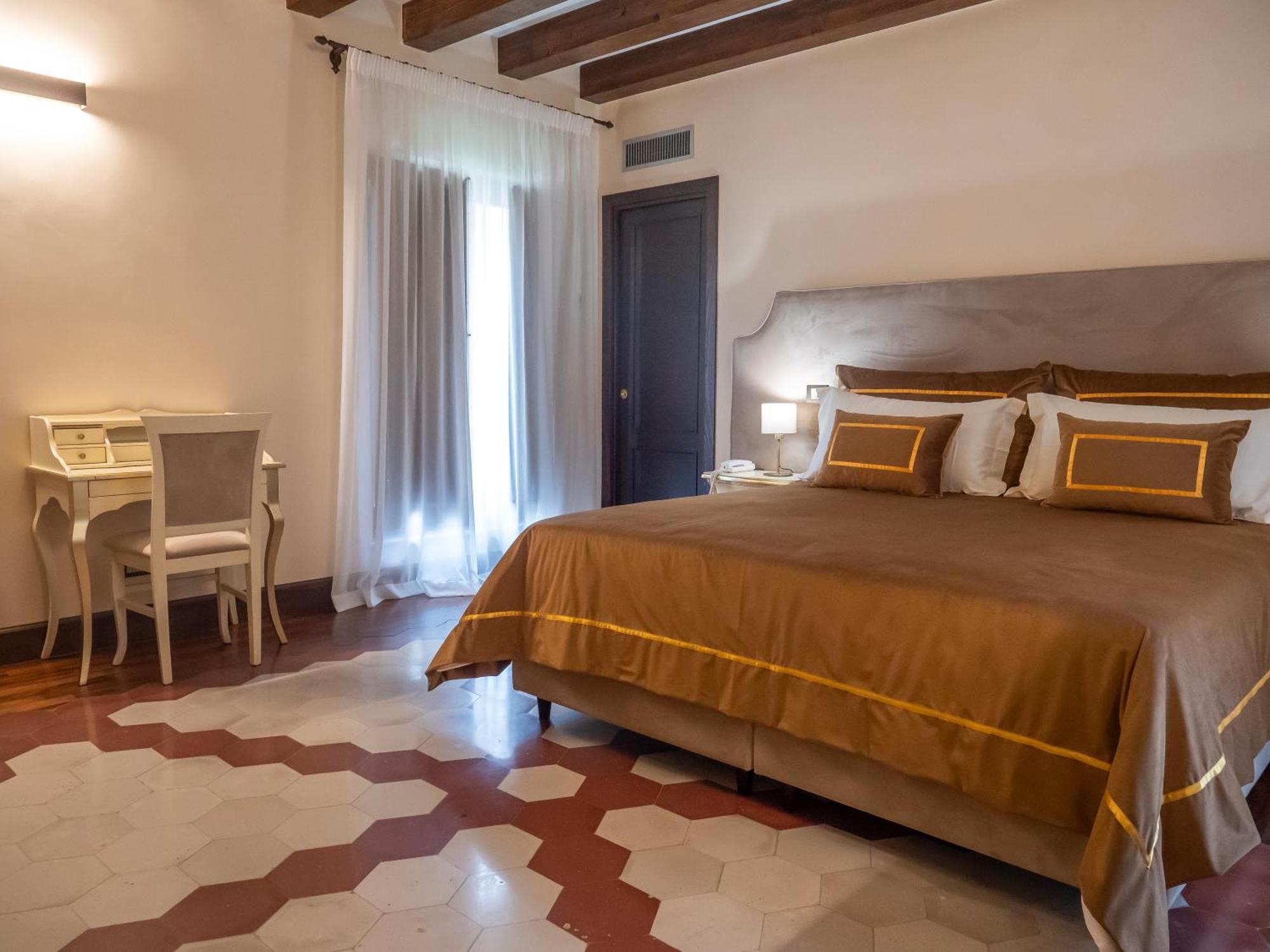 Alliata Di Pietratagliata Hotel