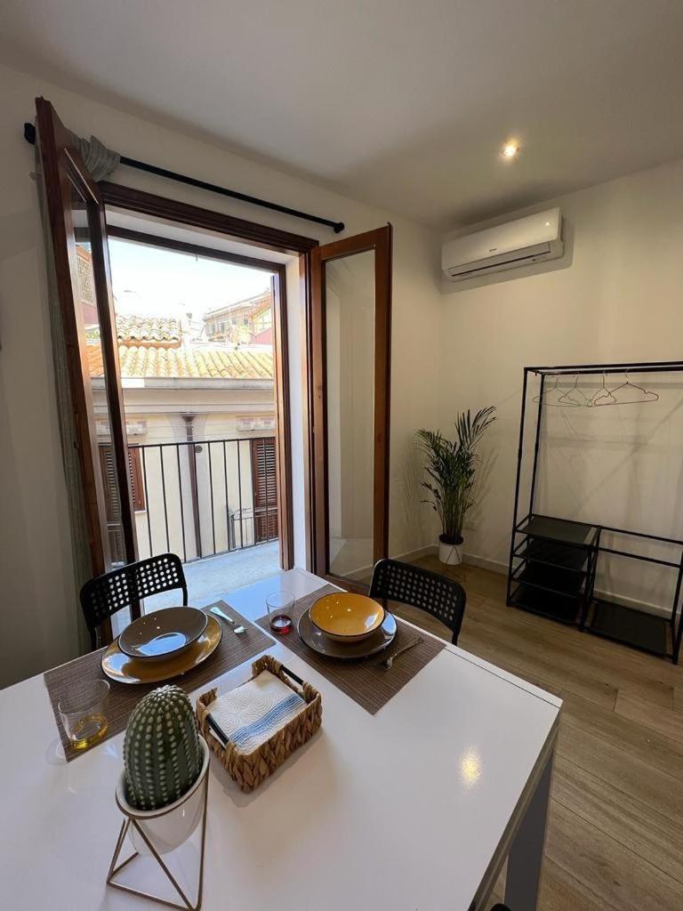 Two-room In The Heart Of *