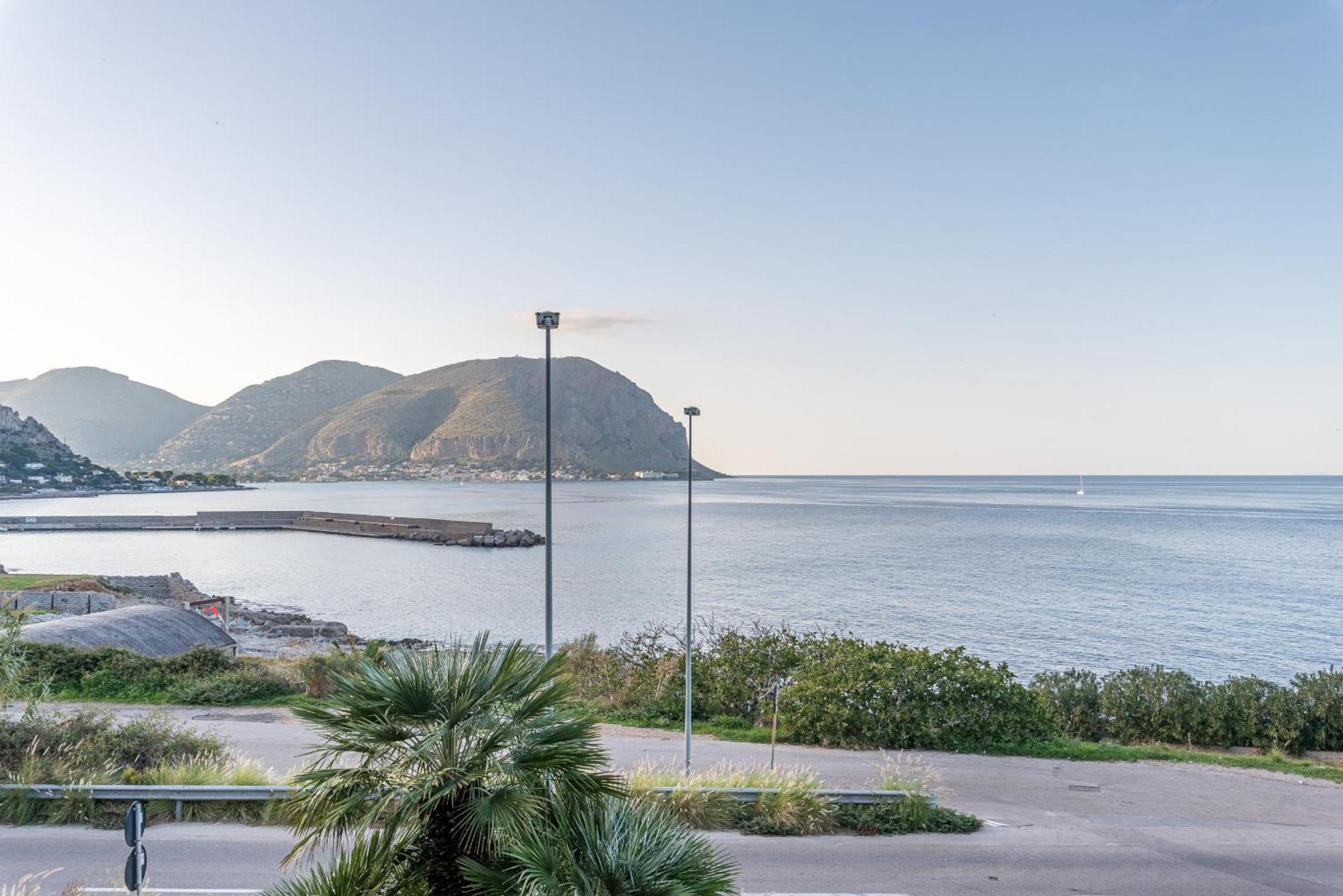 Casa Azzurra Vista Mare All'addaura By Wonderful Italy *
