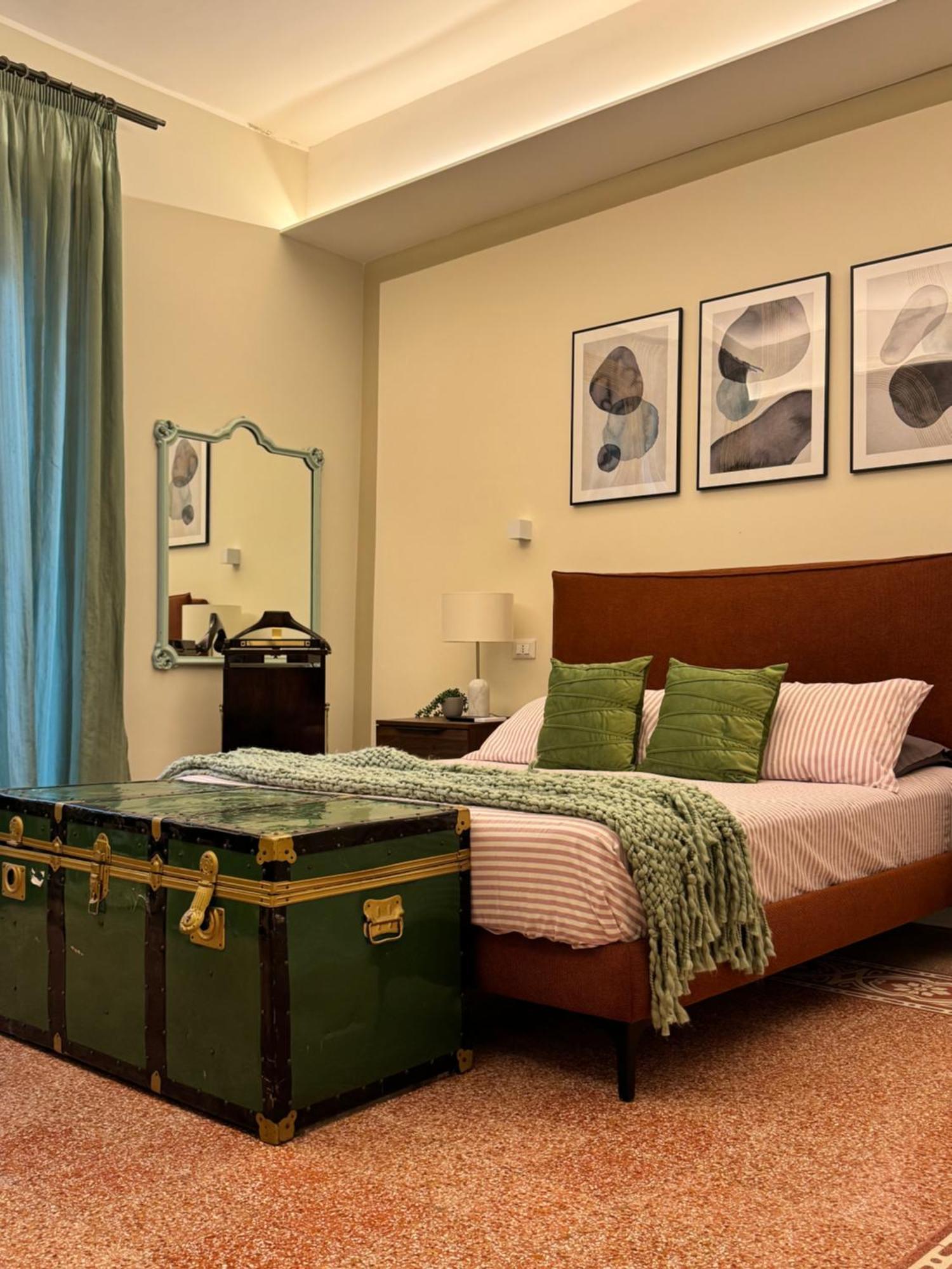 Luxury Cathedral Apartment *