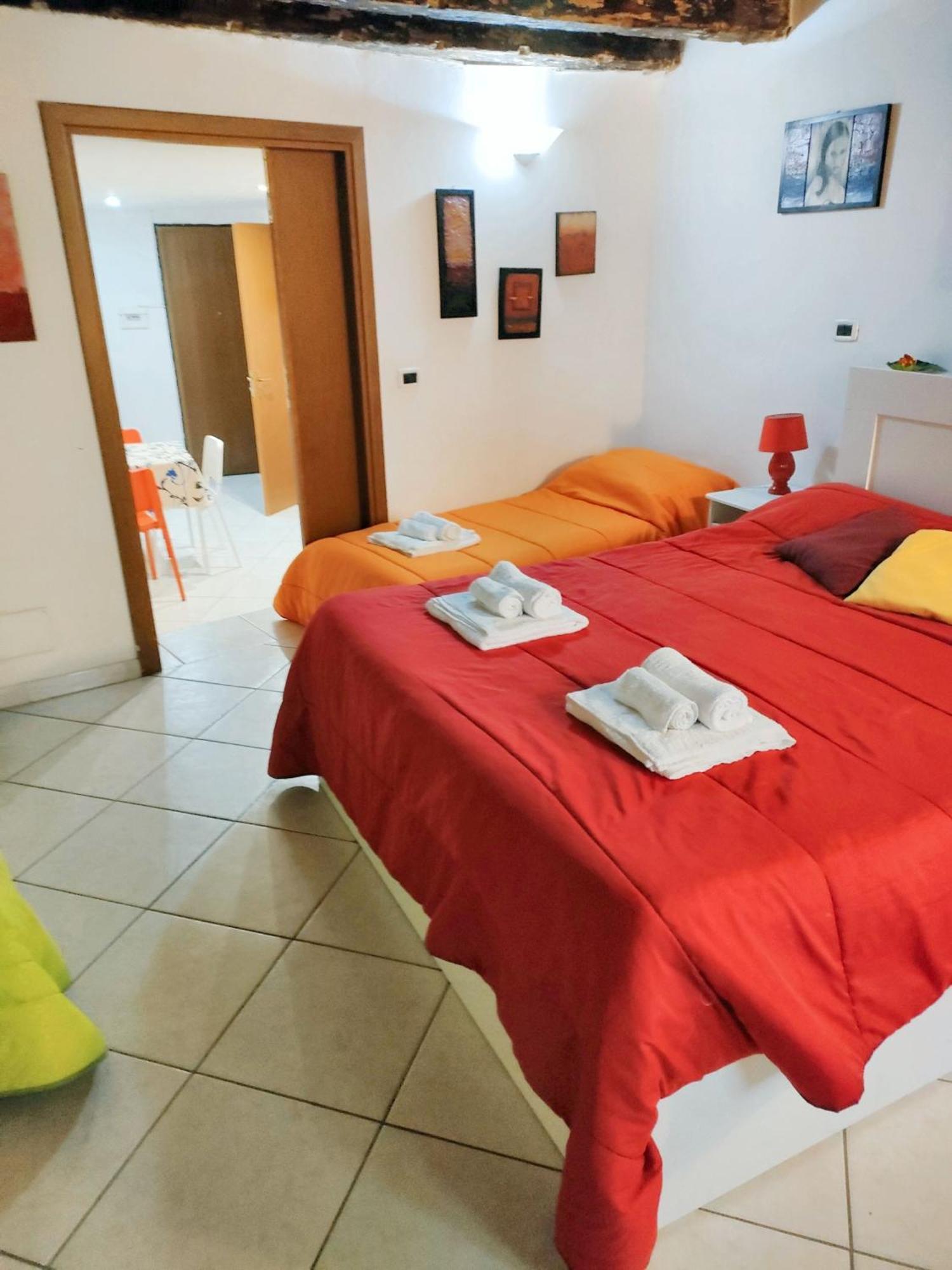 Charming In With Parking Included 48 M² *