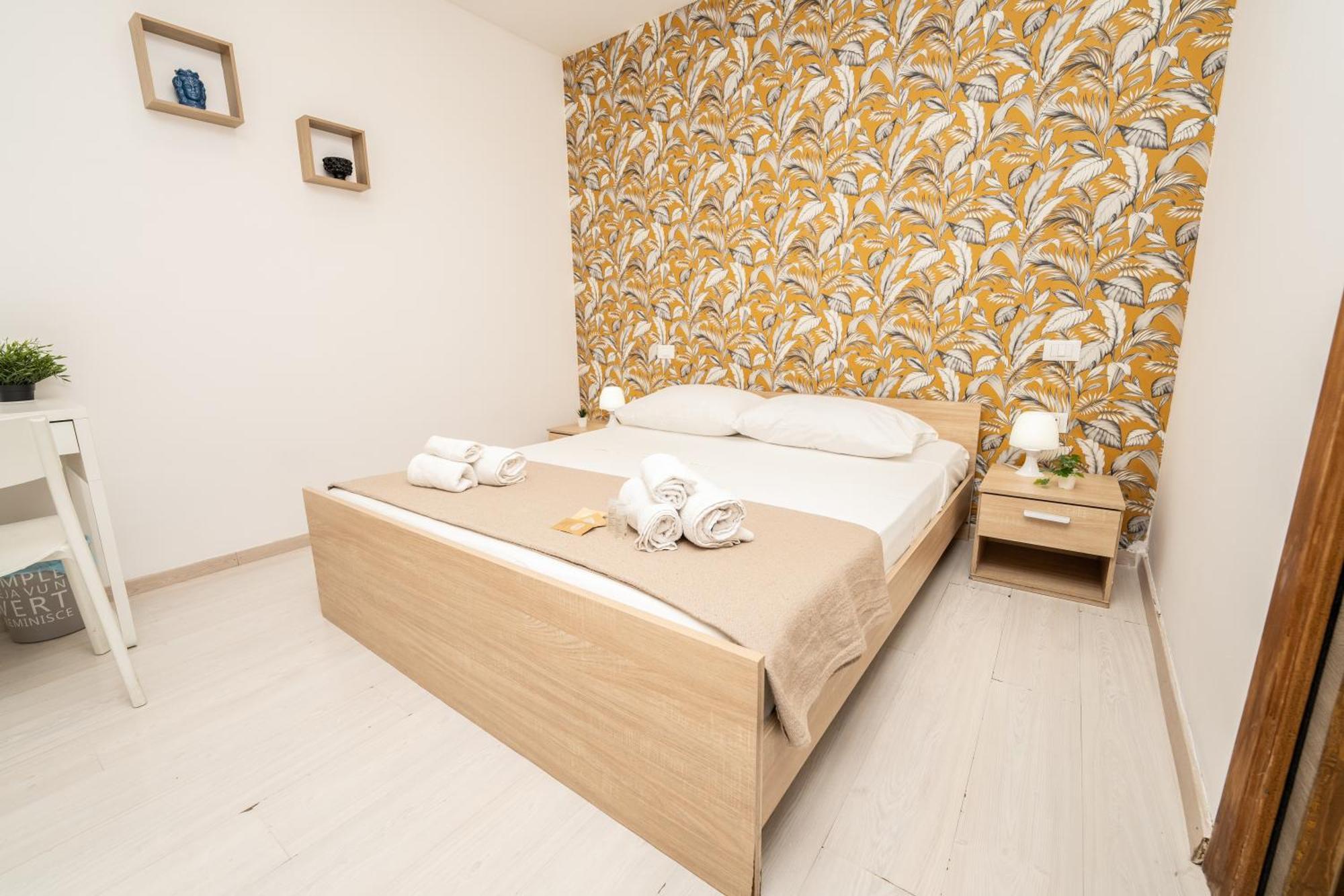 Central 128l Guest house