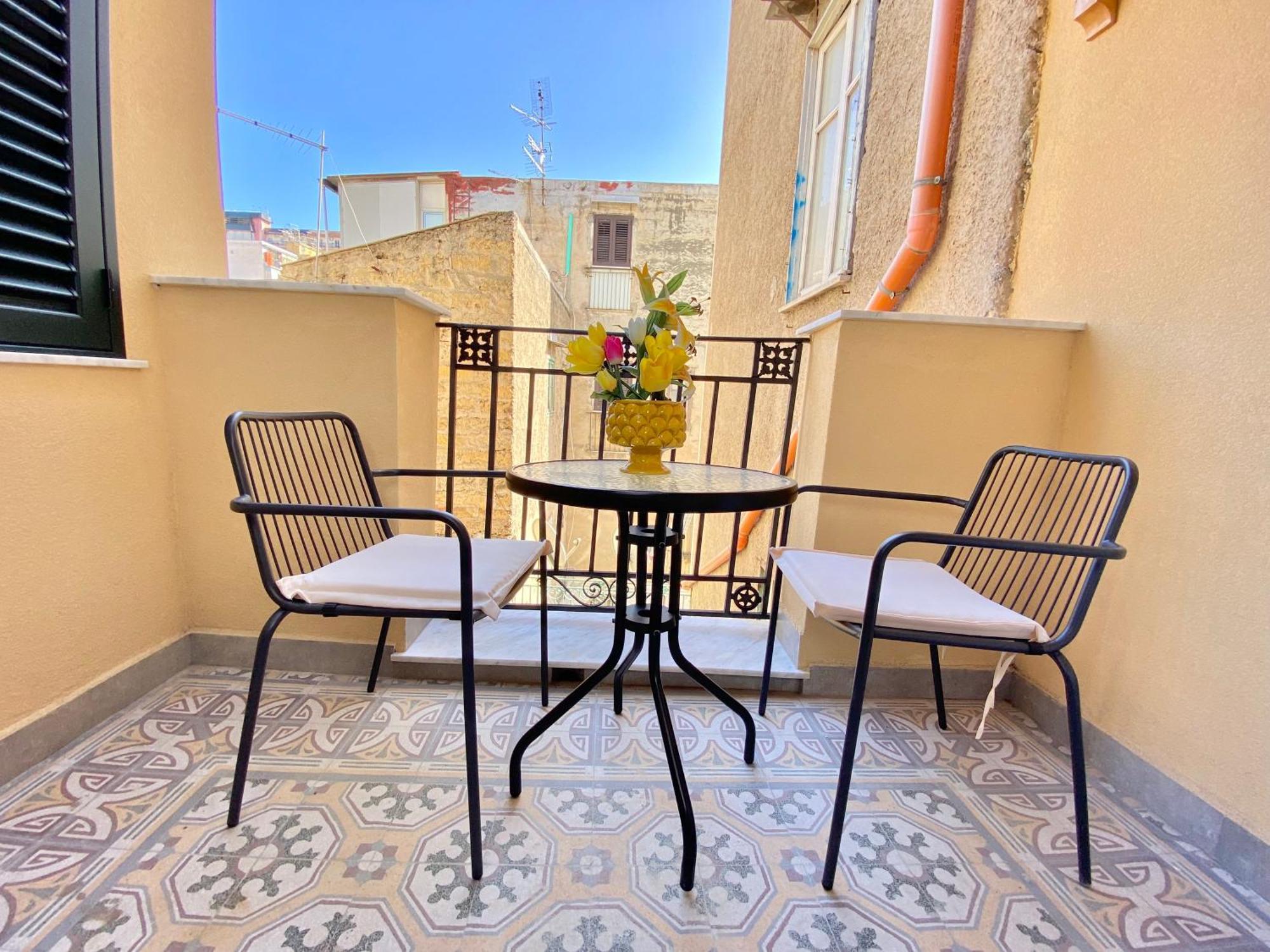 Apartment I Mori And Terrace Palermo