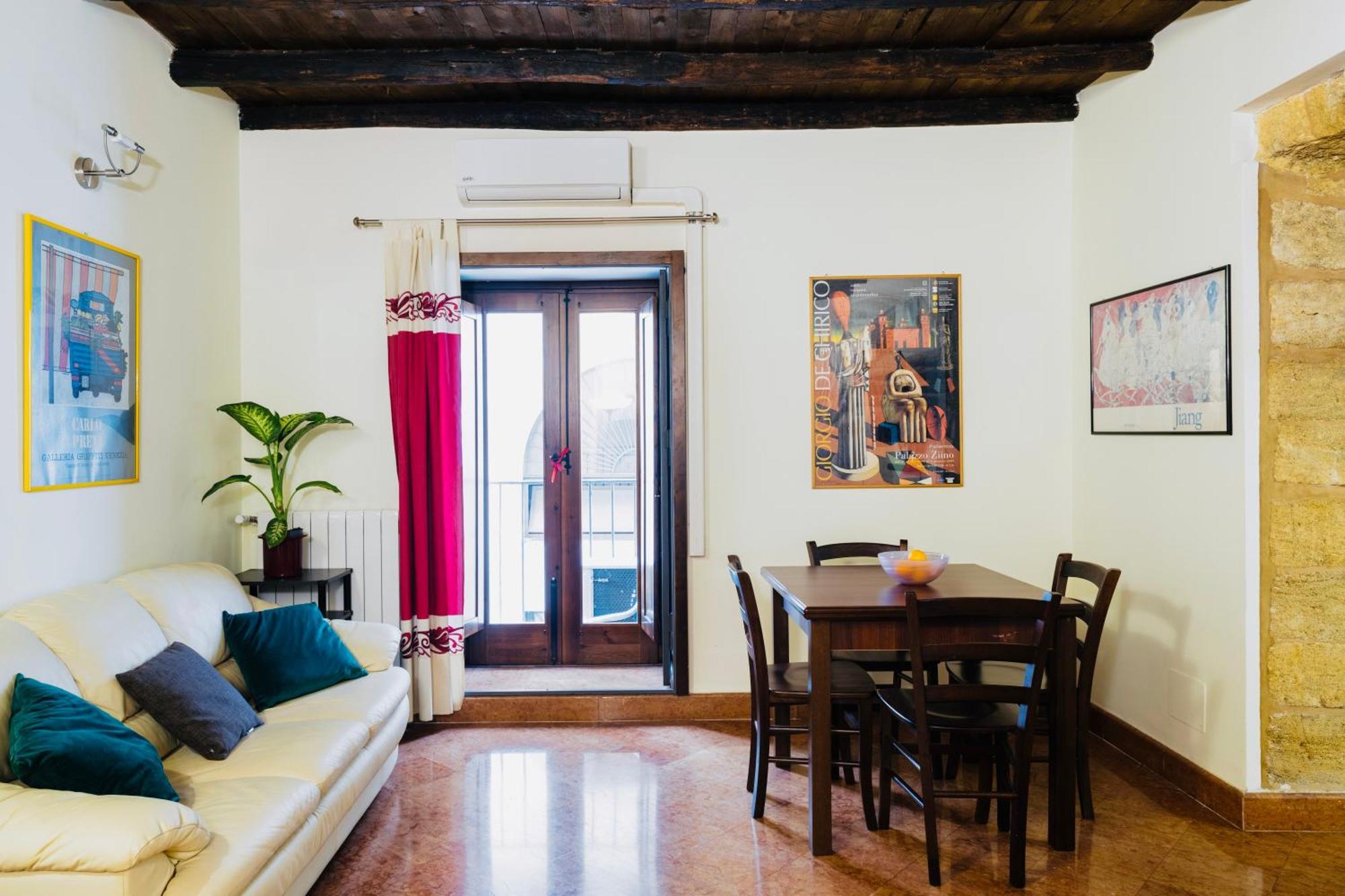 I Carrettieri - A Few Steps From The Cathedral *