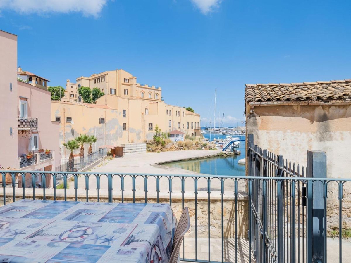 Villa In Storica Lanterna Sul Mare