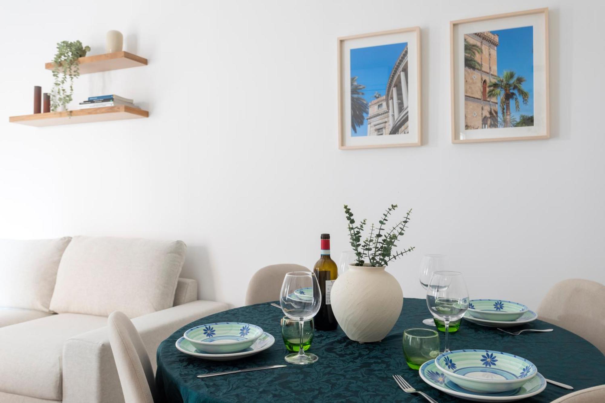 Apartment With Love, 4