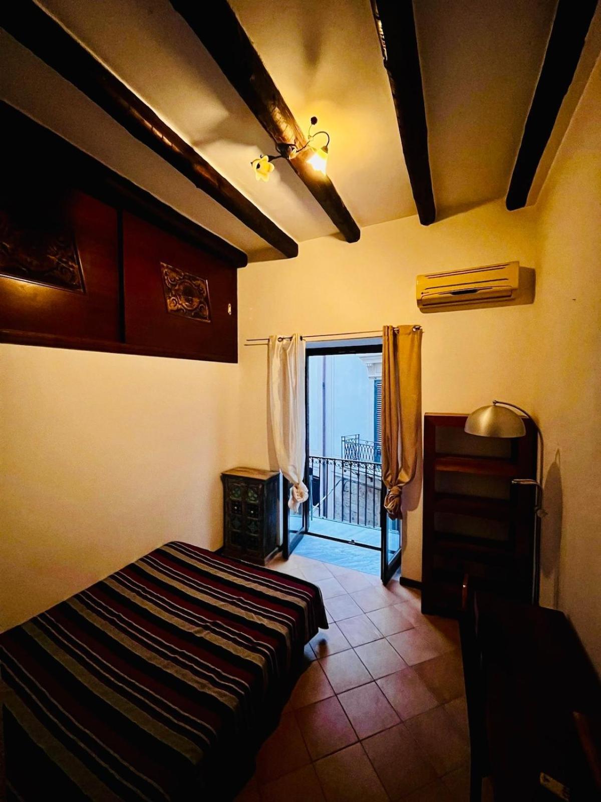 Apartment Elegance And Tradition Two Big In The Heart Of Palermo