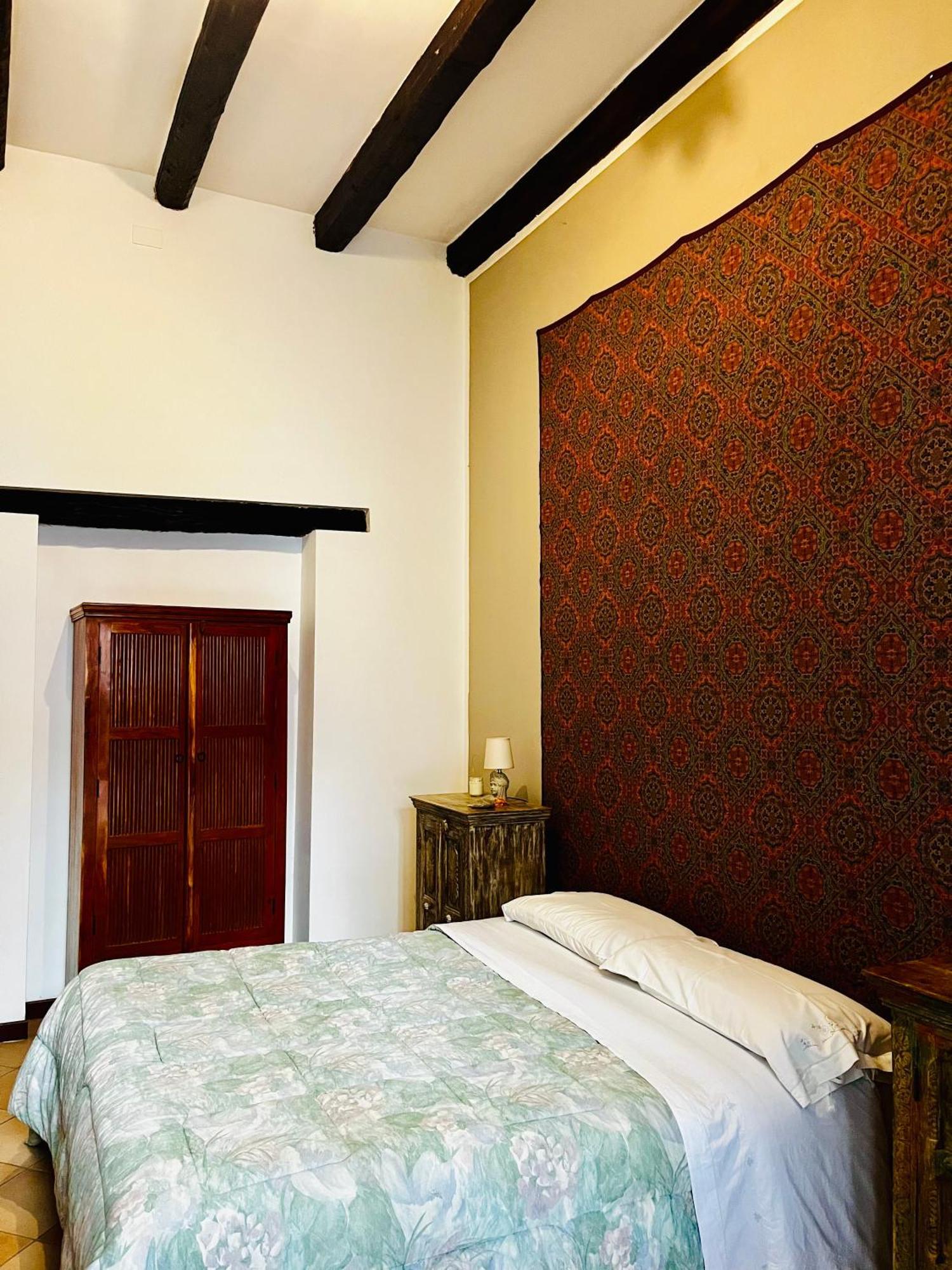 Elegance And Tradition Two Big In The Heart Of Apartment Palermo