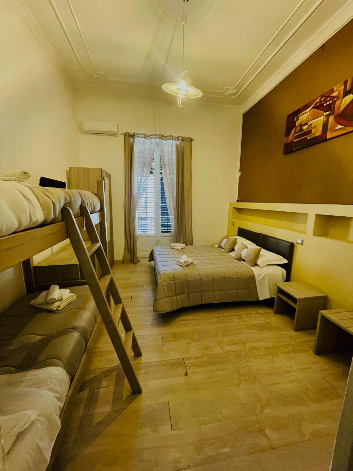 Hostel Balarm - And Bar