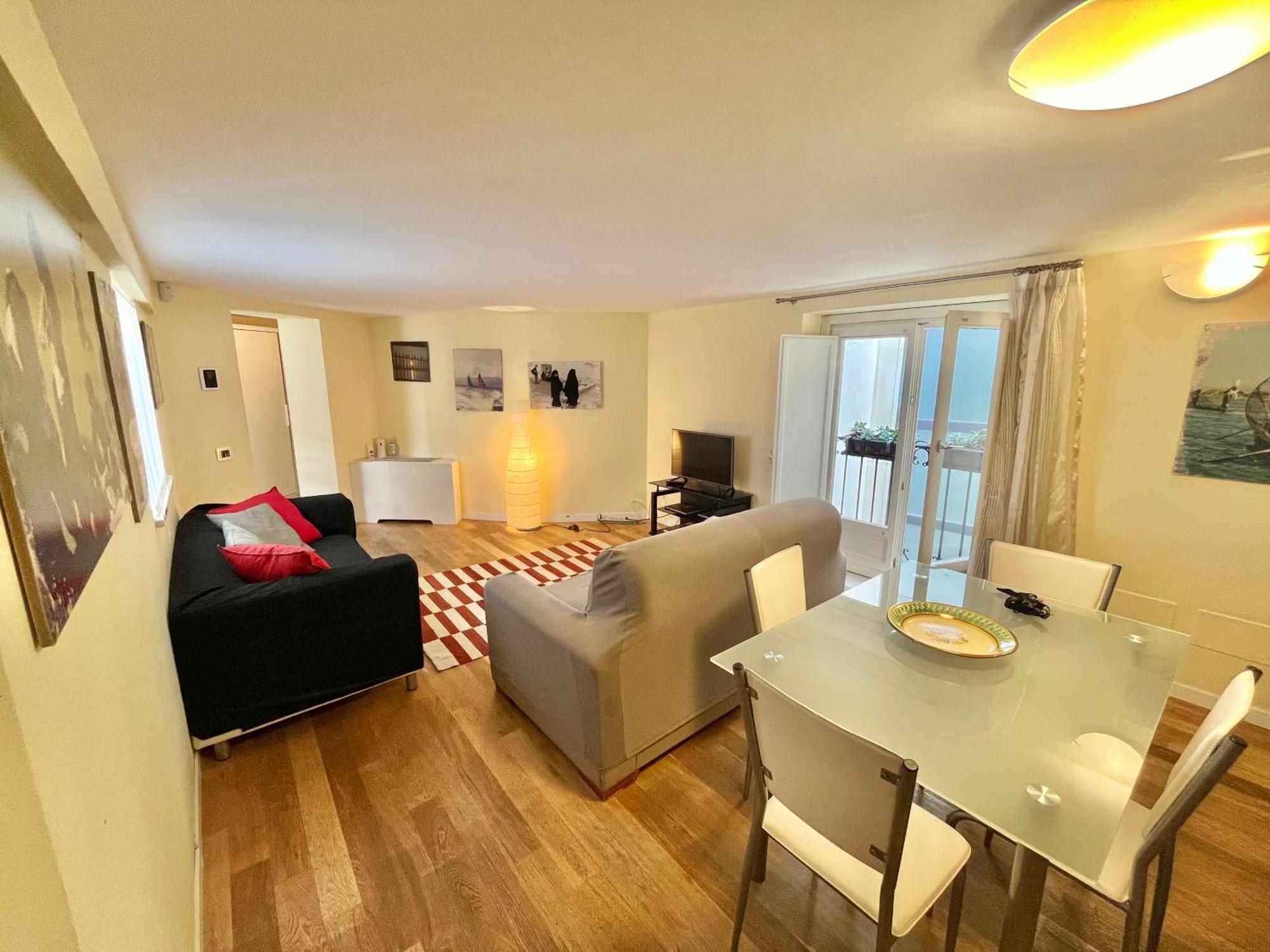 Moncada Apartment