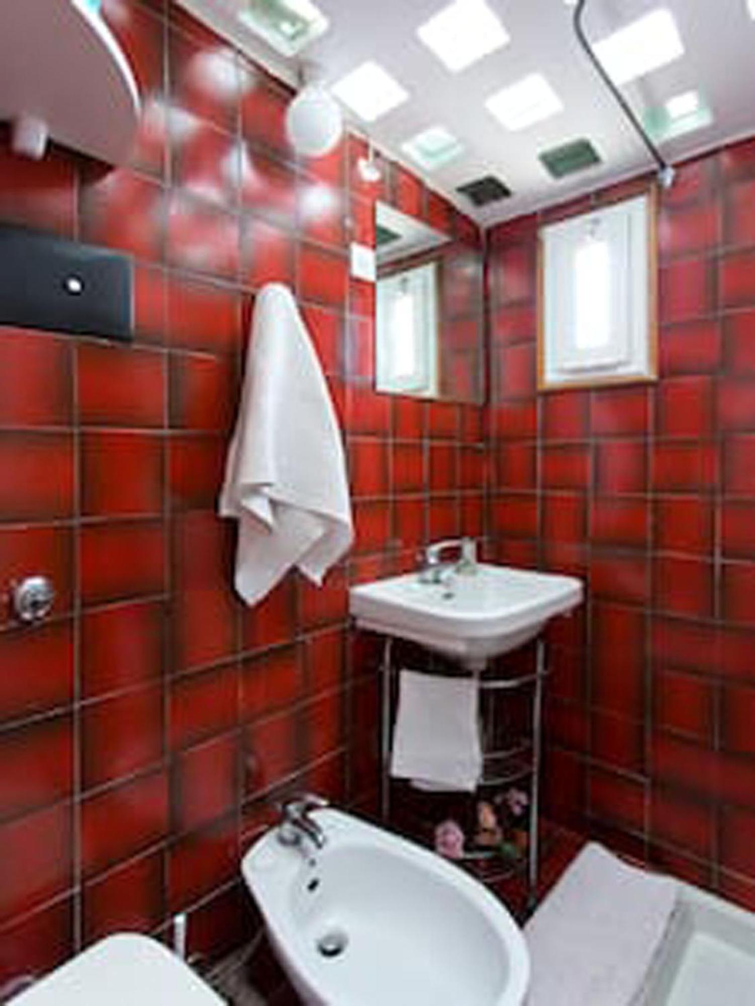 Large E Small Private Bathroom Between Mondello And Old Town! Free Park! Hospedagem domiciliar *
