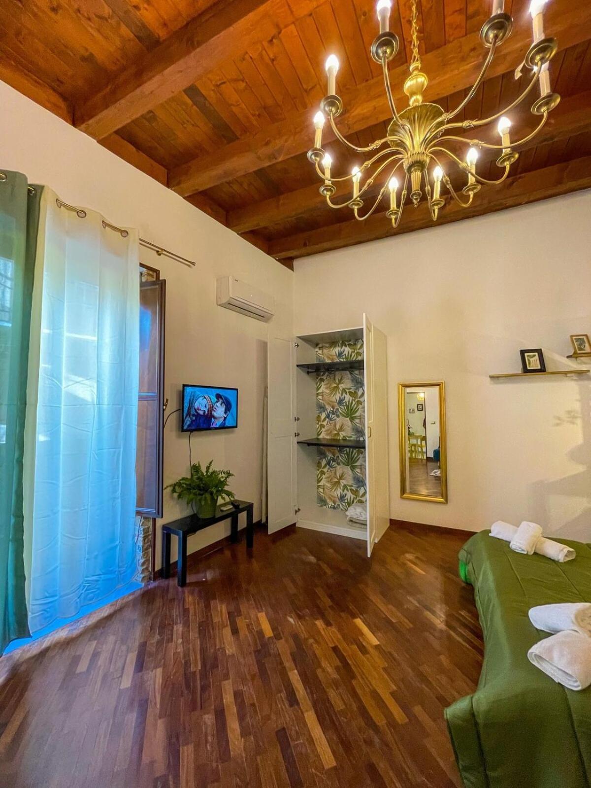 Apartment Charming House In The Historic Center Of Palermo