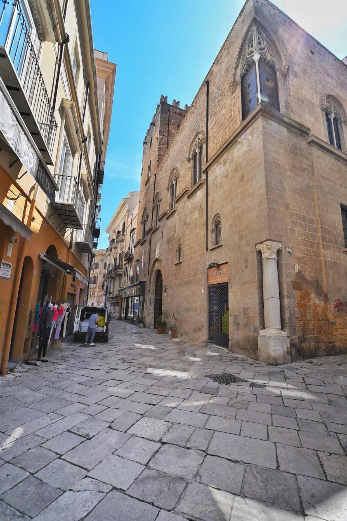Casa San Basilio Centro Storico Apartment