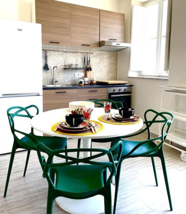 Monkey House In Centro Storico Apartment *