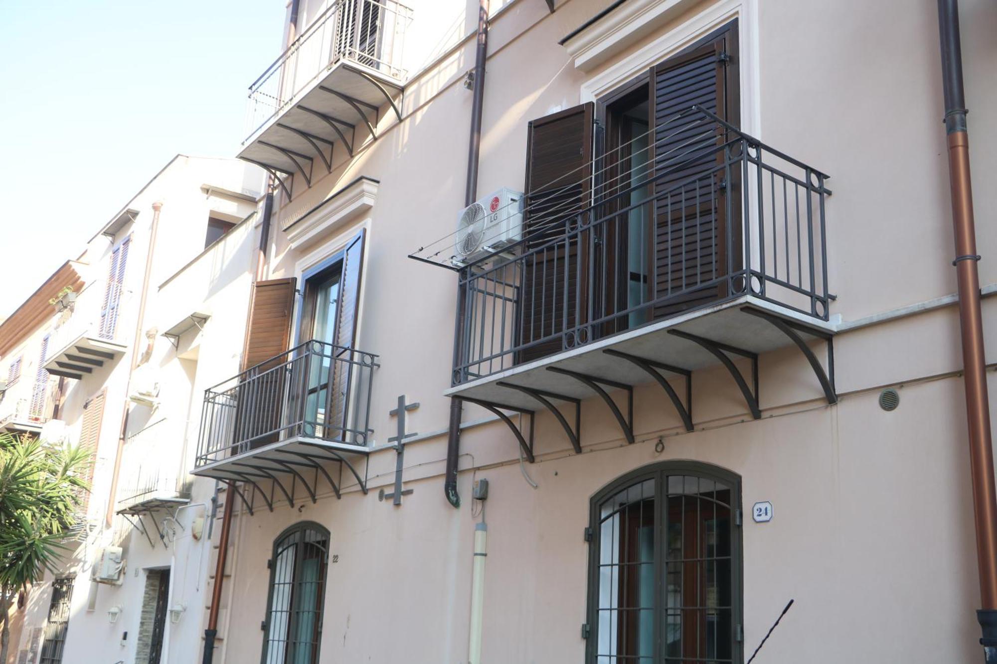Nel Centro Storico Di -lulyani House Apartment