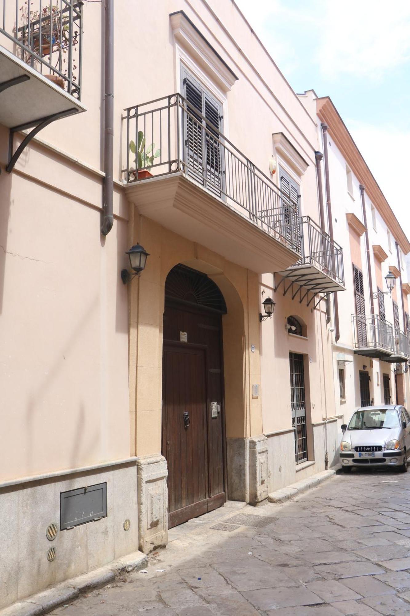 Nel Centro Storico Di -lulyani House