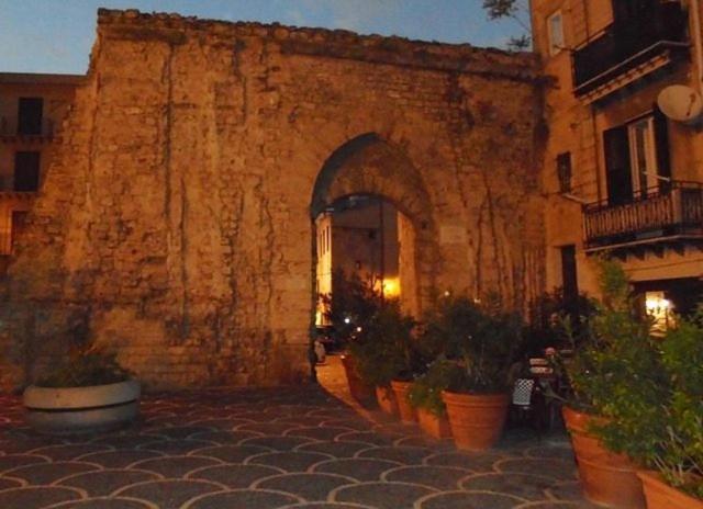 Delle Carrozze Al Ballaro Palermo