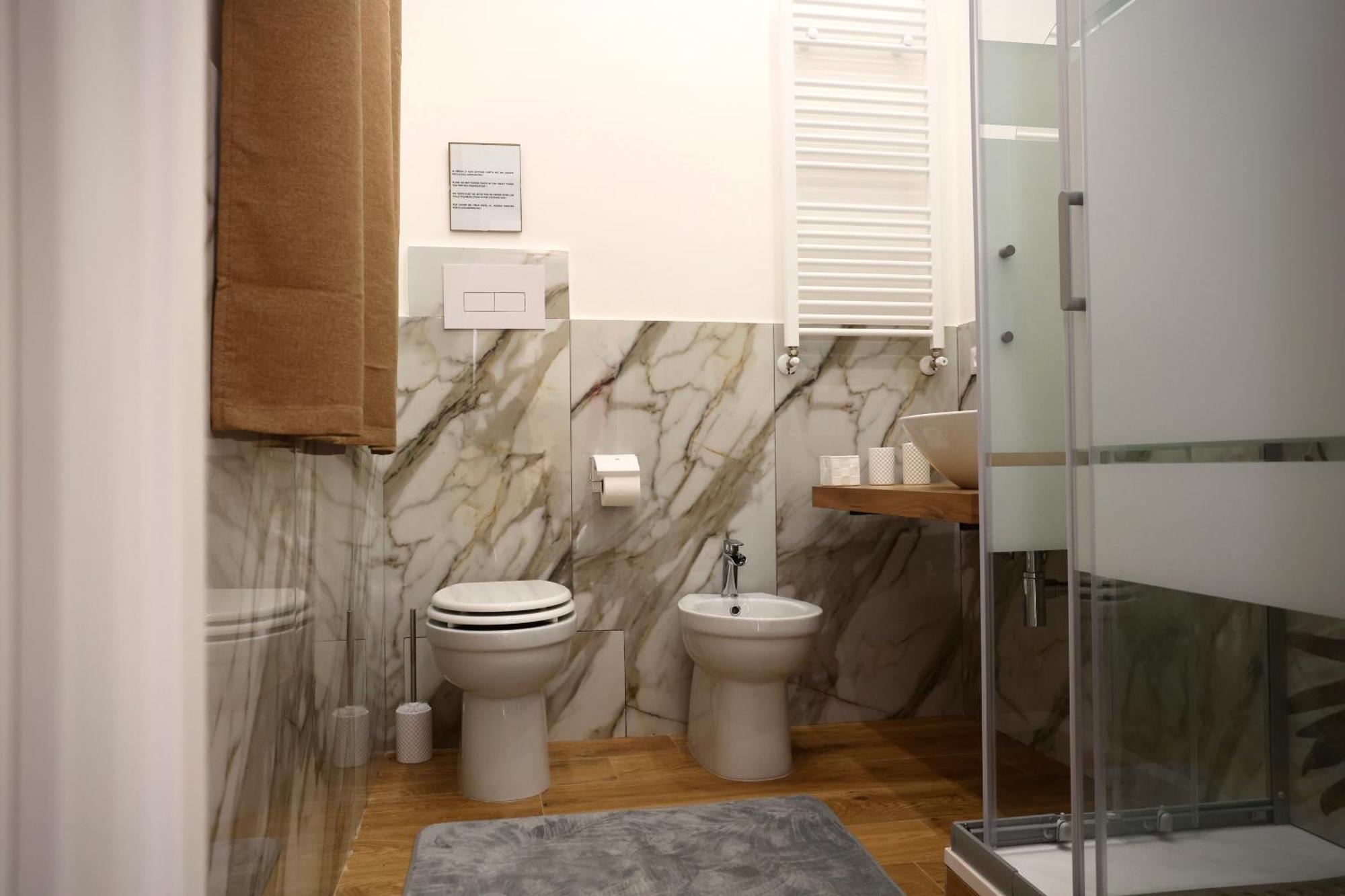 Affittacamere Front House *