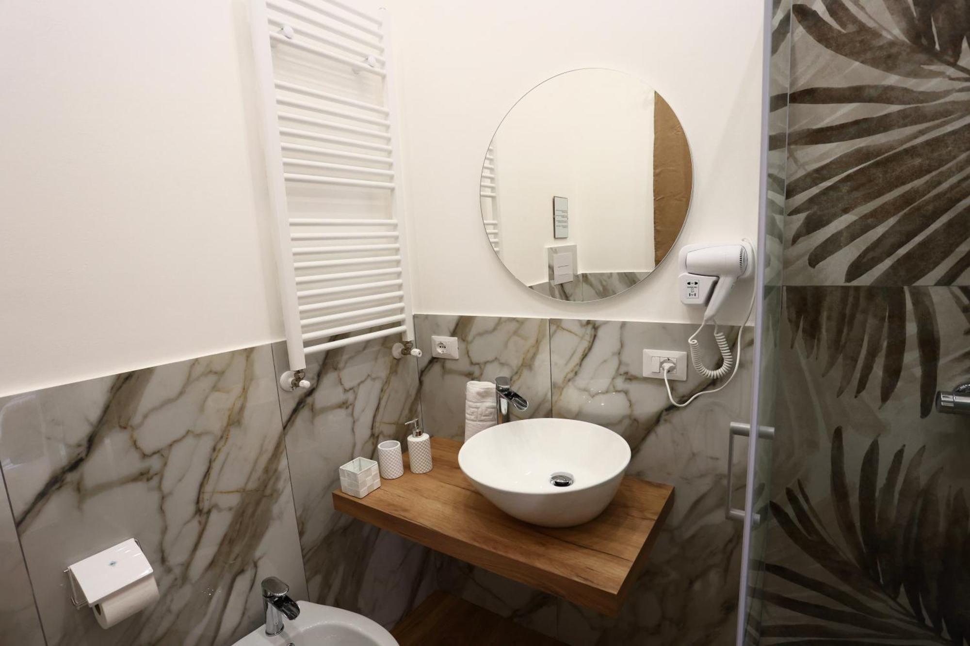 Affittacamere Front House *