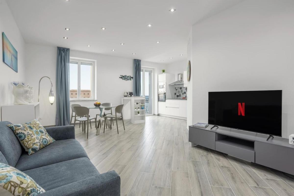 Erasmo Luxury 203, Vista Mare Apartment