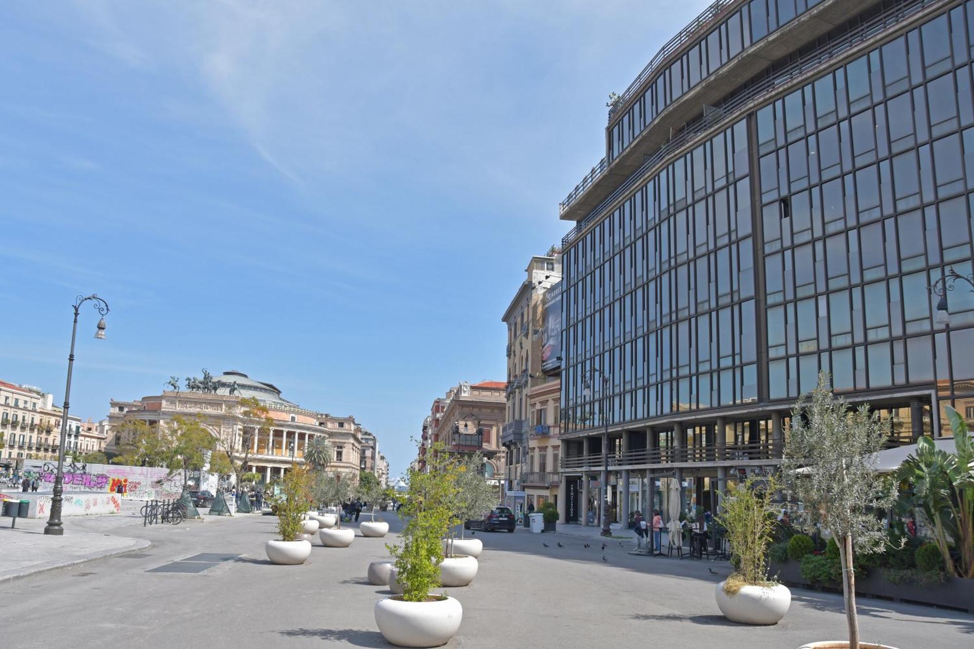 Sabatino Piazza Castelnuovo - Politeama *
