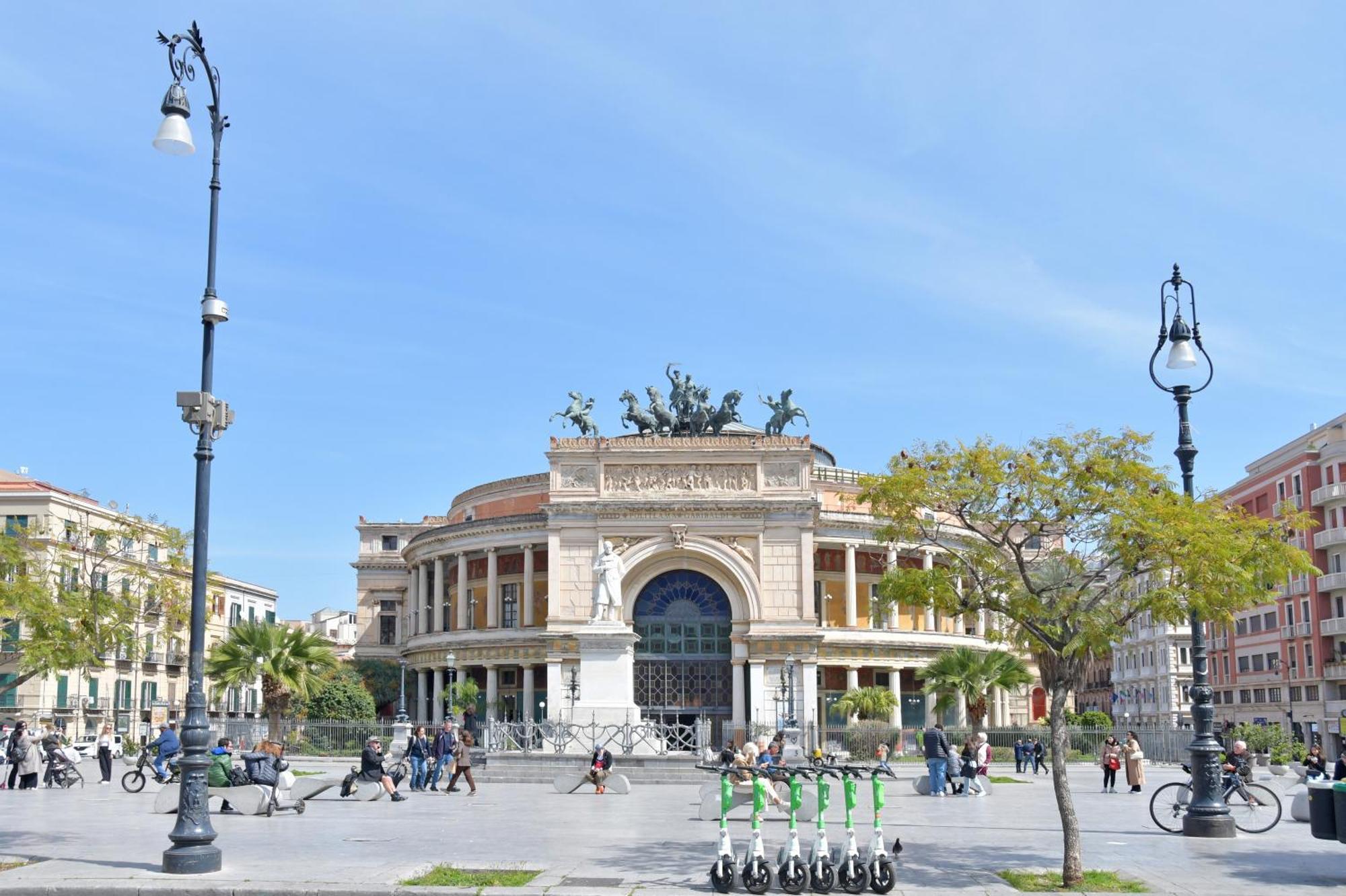 Appartamento Sabatino Piazza Castelnuovo - Politeama *