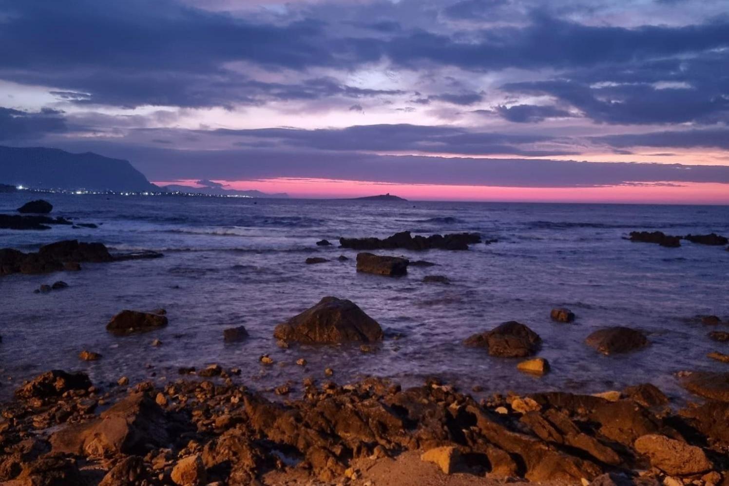 Casa Punta Barcarello, Sferracavallo Fronte Mare E Tramonti Da Sogno, A Due Passi Dalla Splendida Di Mondello