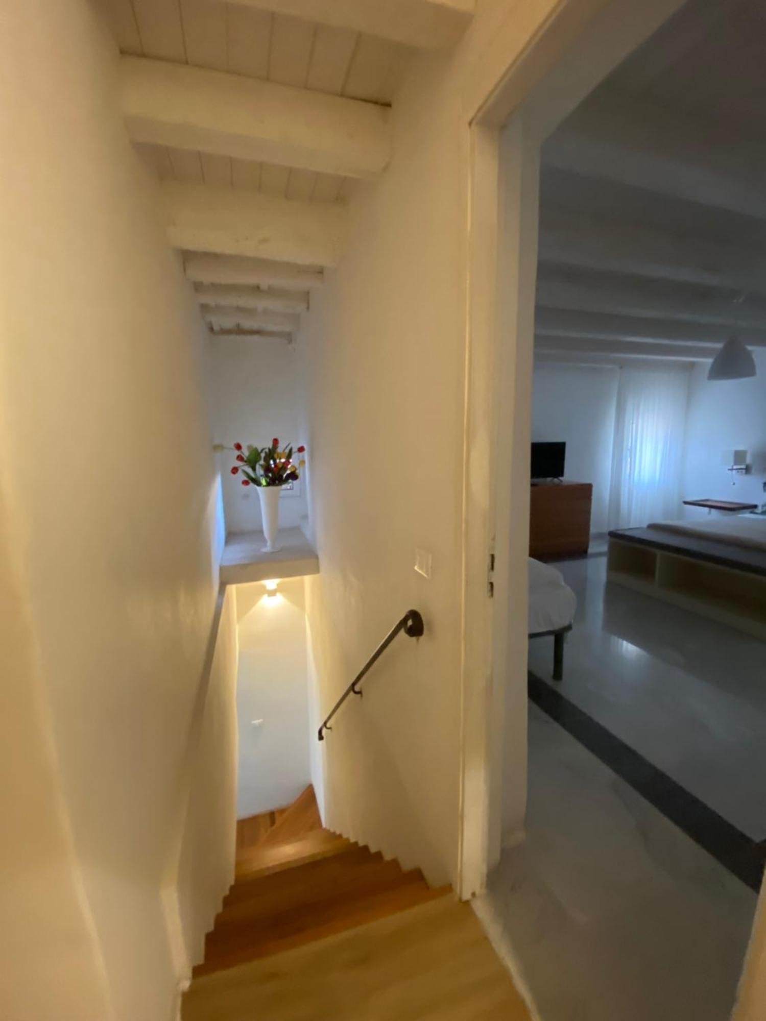 Apartment 47 Lincoln Street *