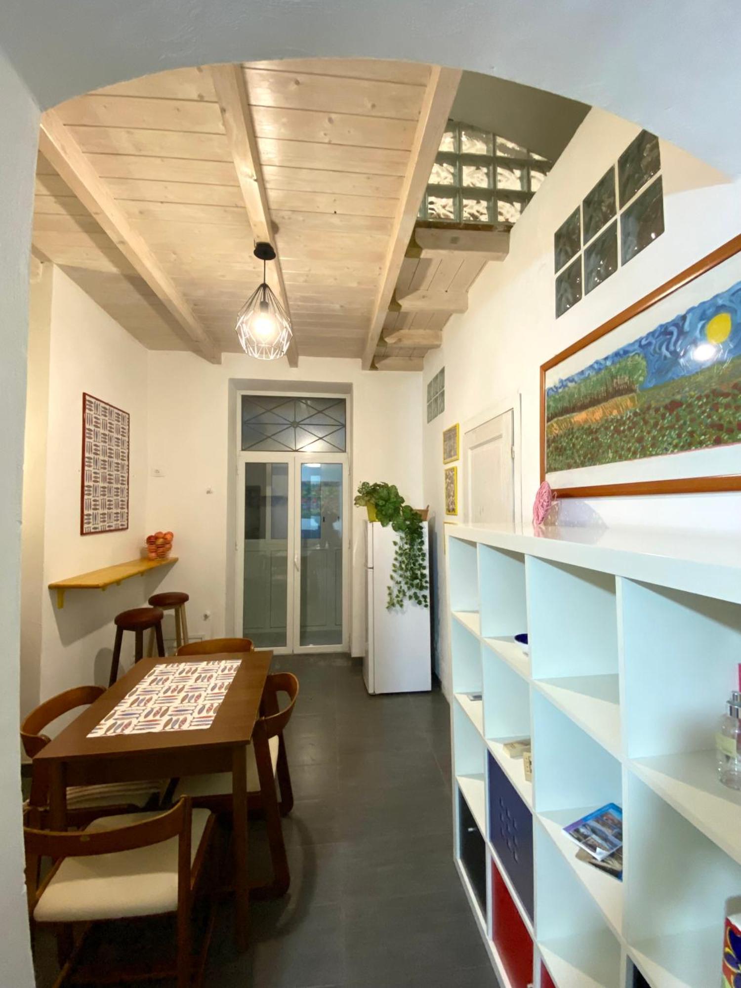 47 Lincoln Street Apartment