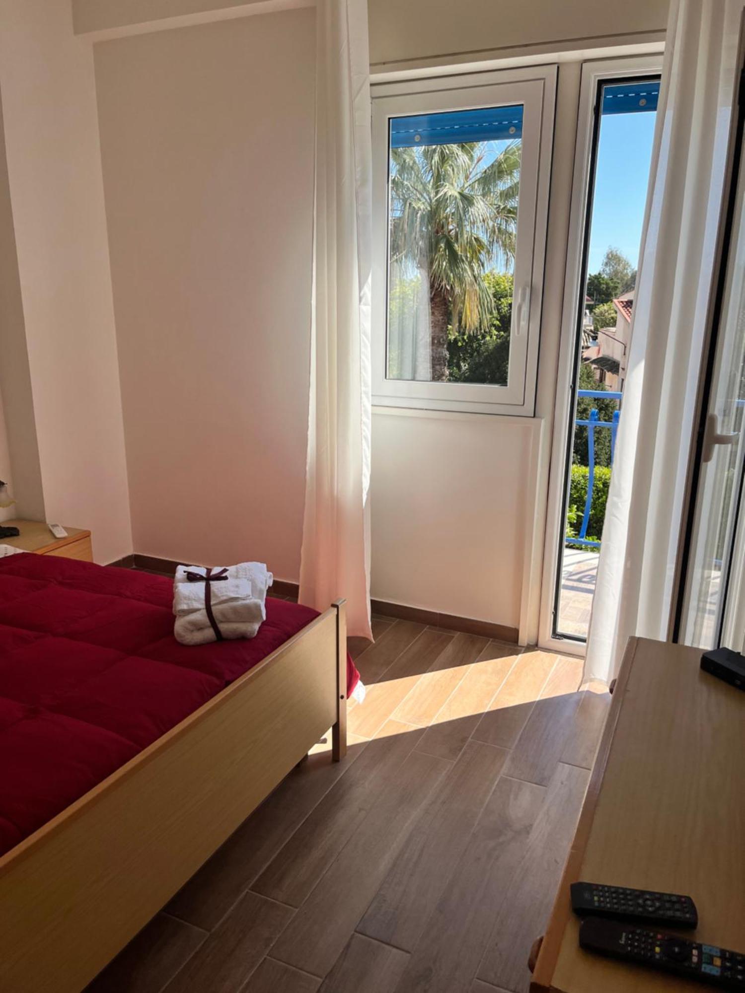 Villa Del Limone , Mondello Via Deucalione 18 ,via Miseno 18 *