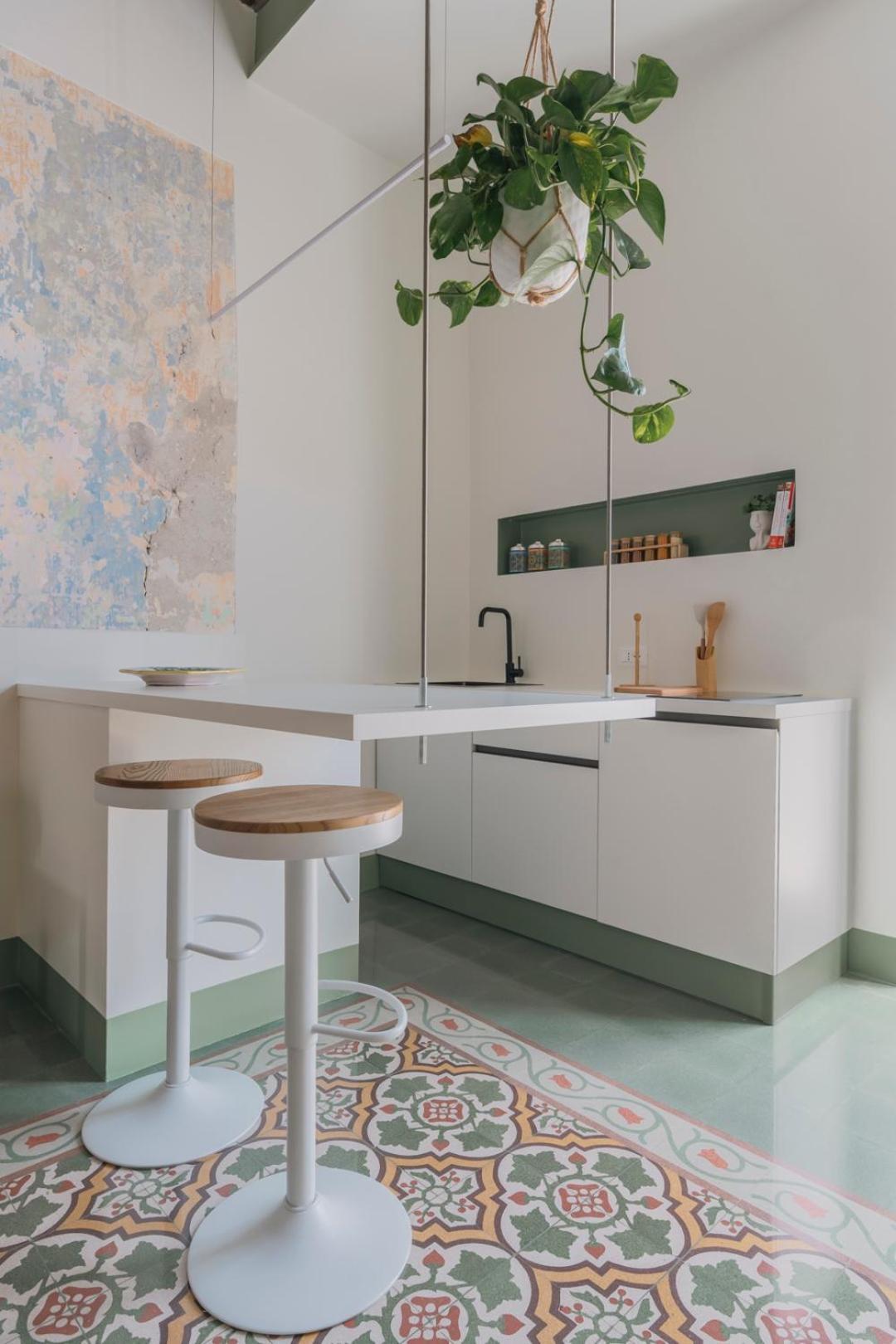 Apartment Flowery Floor & *