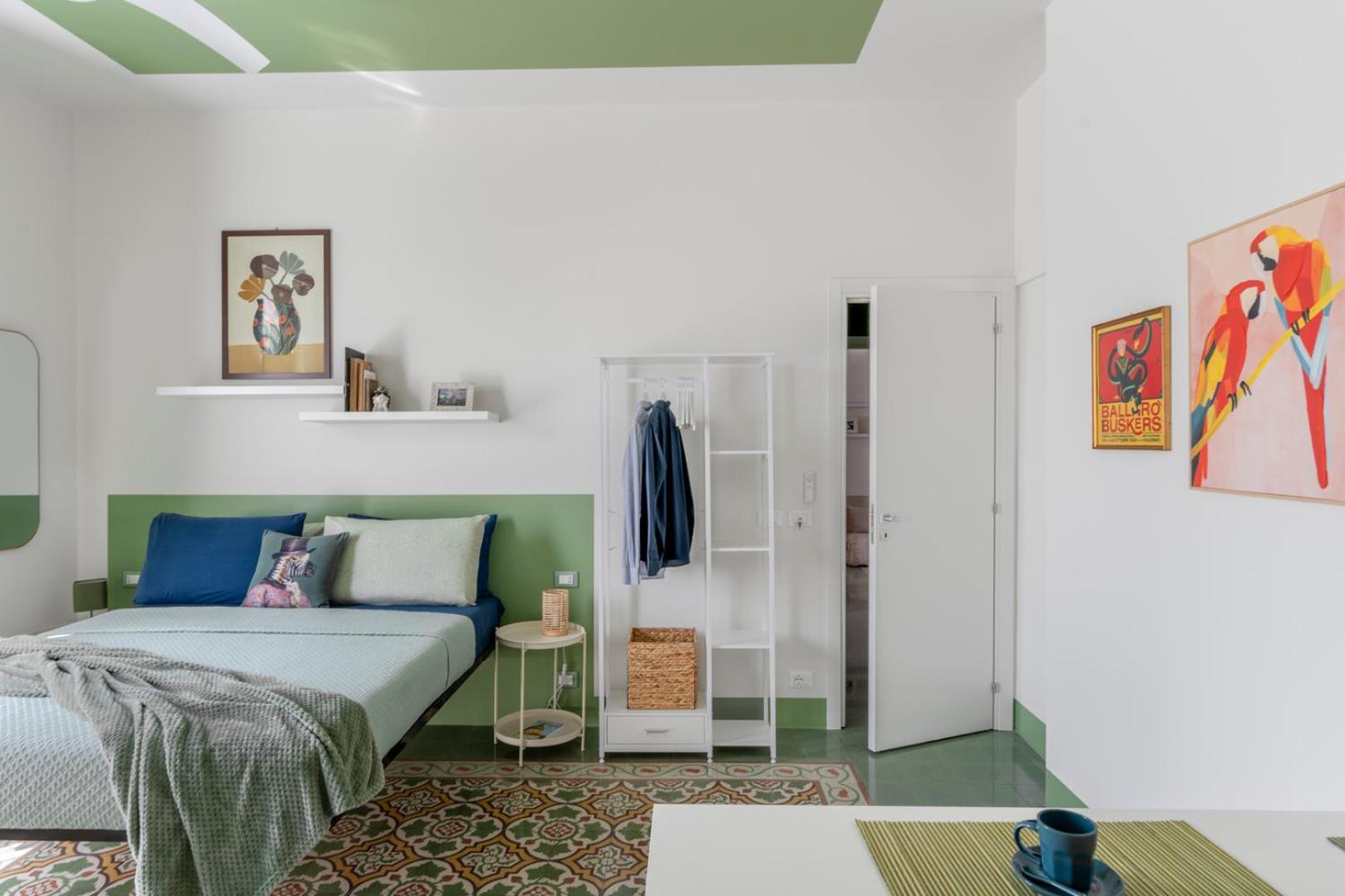 Apartment Flowery Floor & *