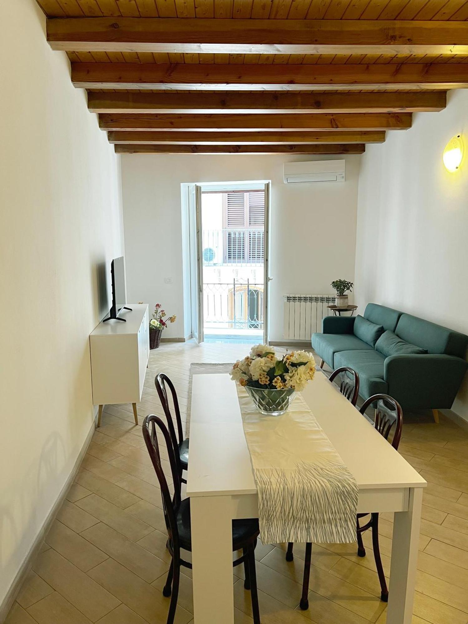 Dimora Papireto Apartment