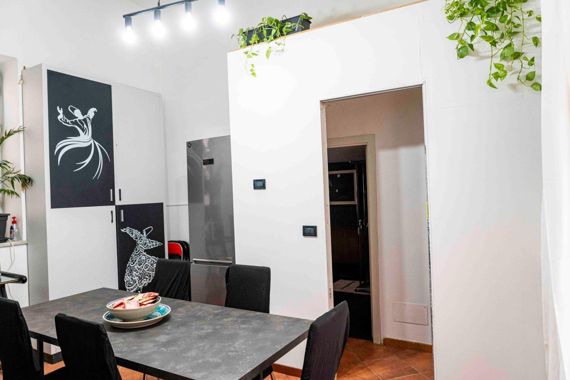 Apartment Travellers Photo *