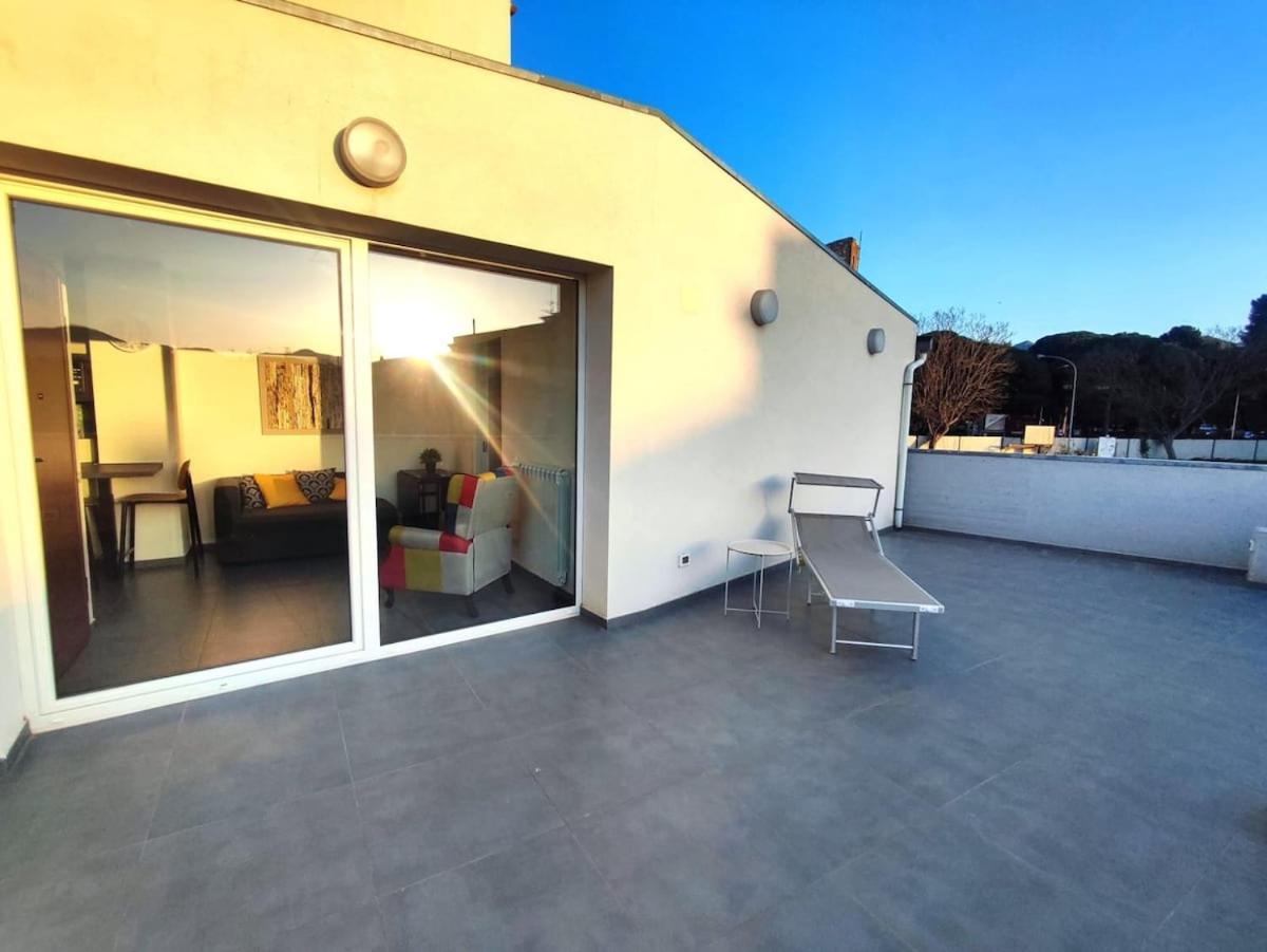 Qasa With Terrace, Center Apartment