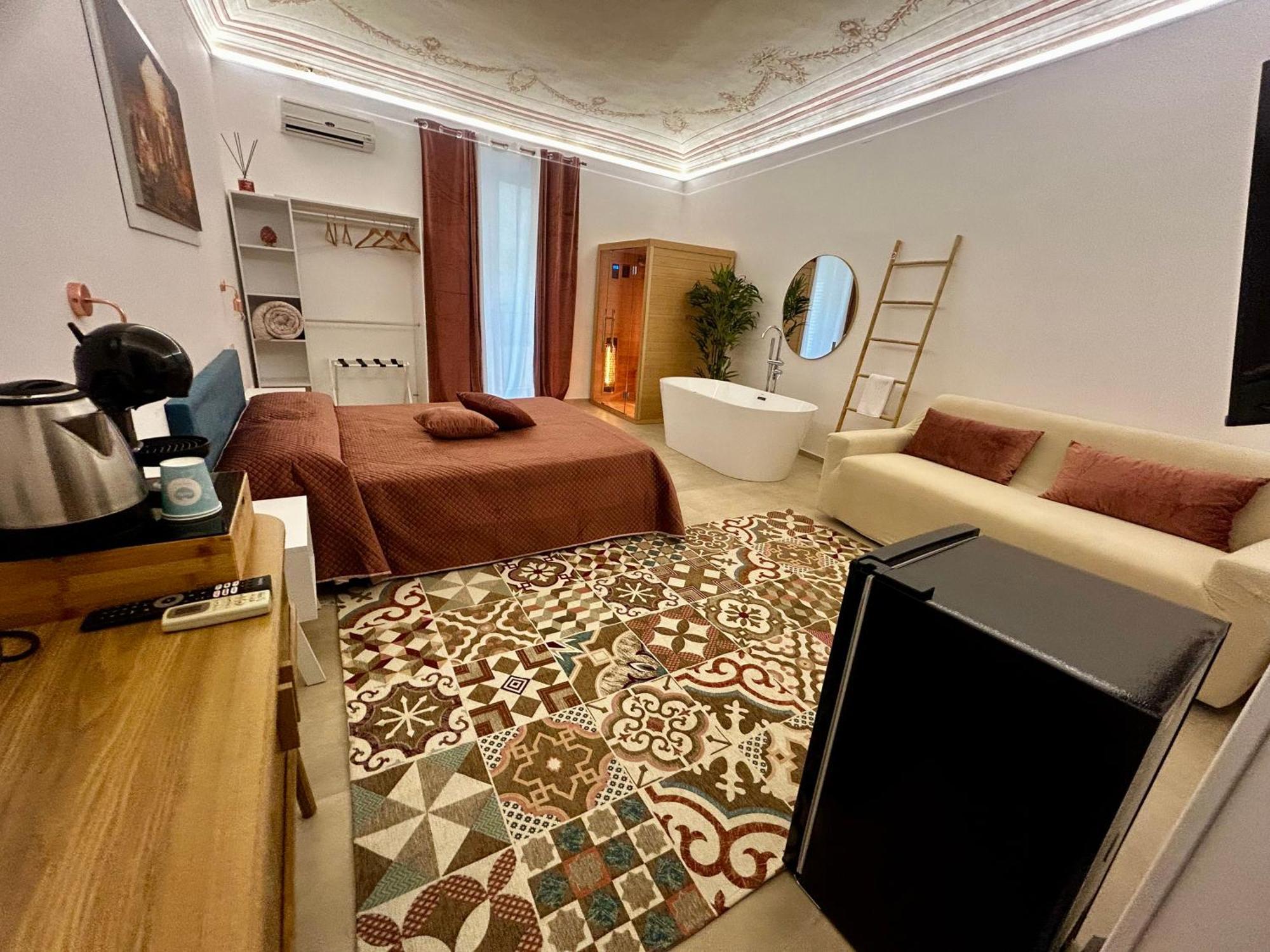 Massimo And Guest house *