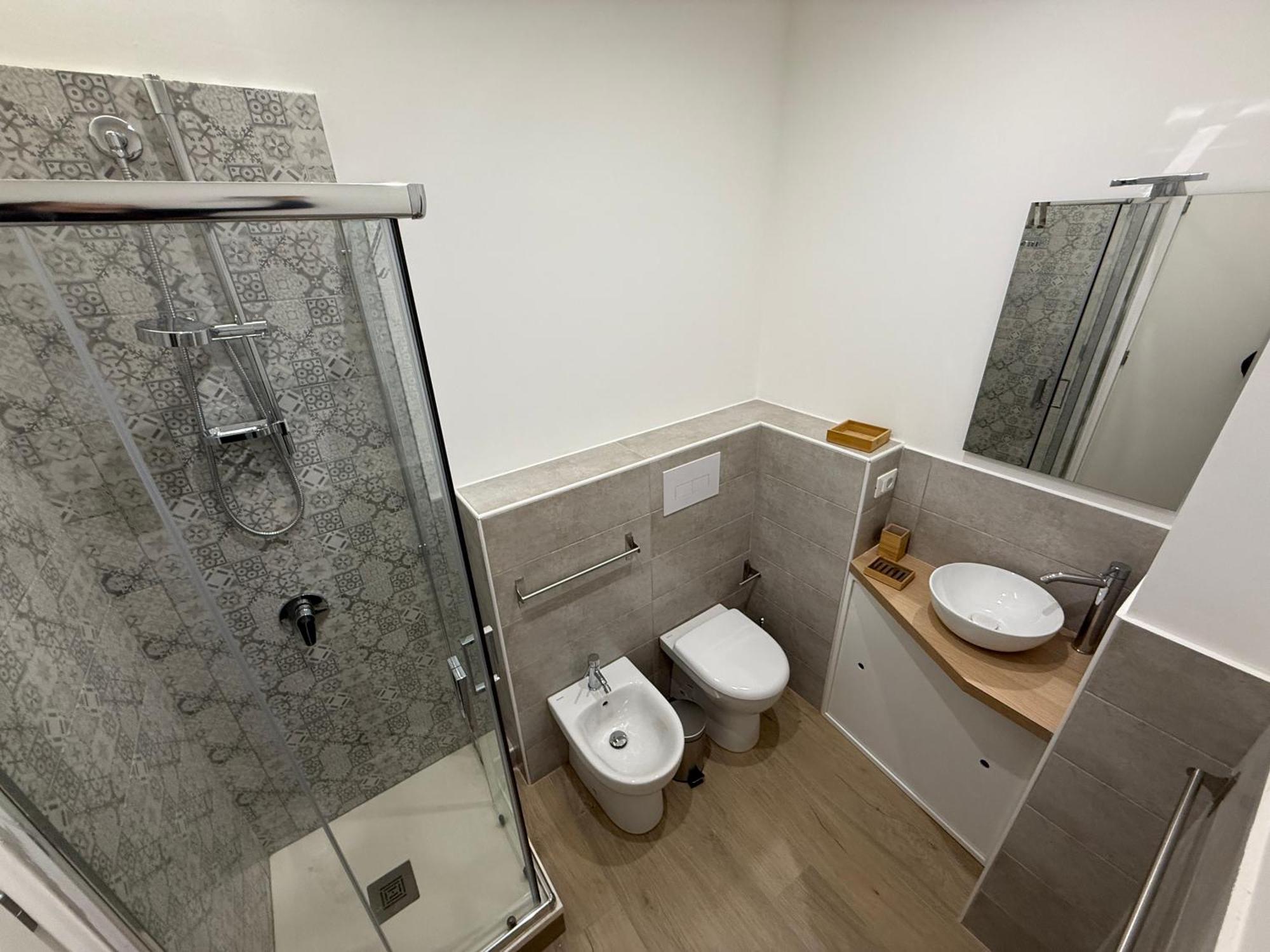 Bart165 Luxury