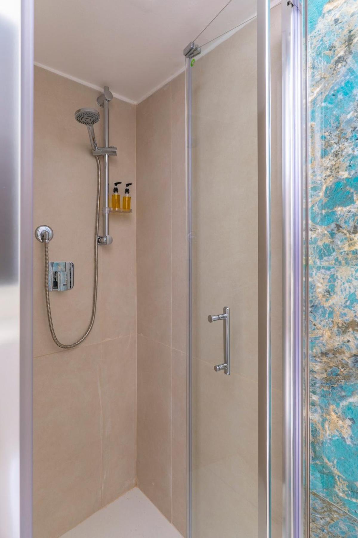 Large Two-room Within Walking Distance Of The Teatro Massimo