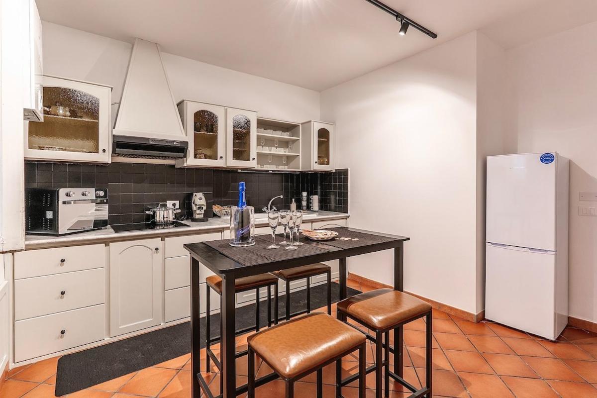 Apartment Large Two-room Within Walking Distance Of The Teatro Massimo Palermo