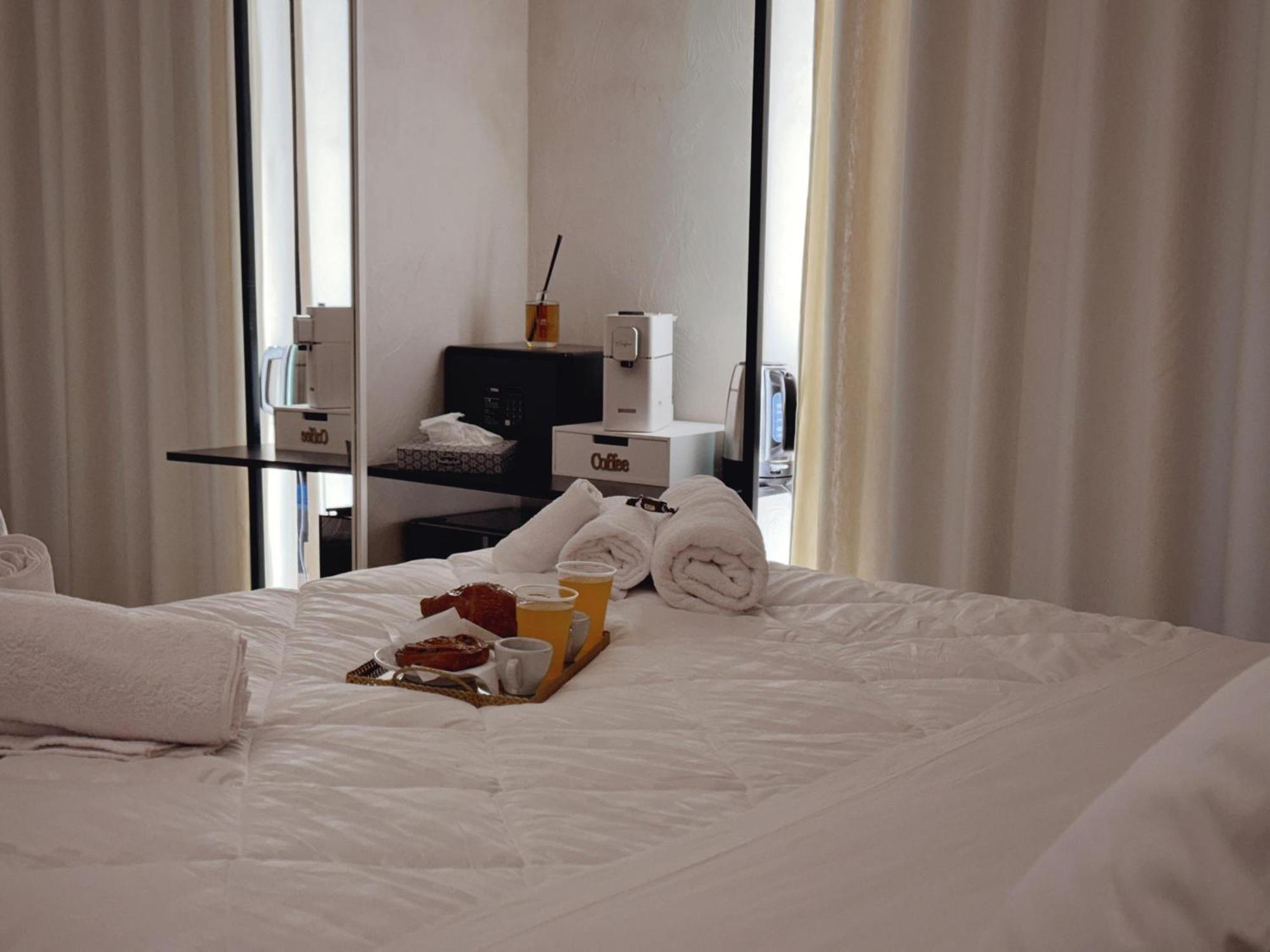 Corona Suite