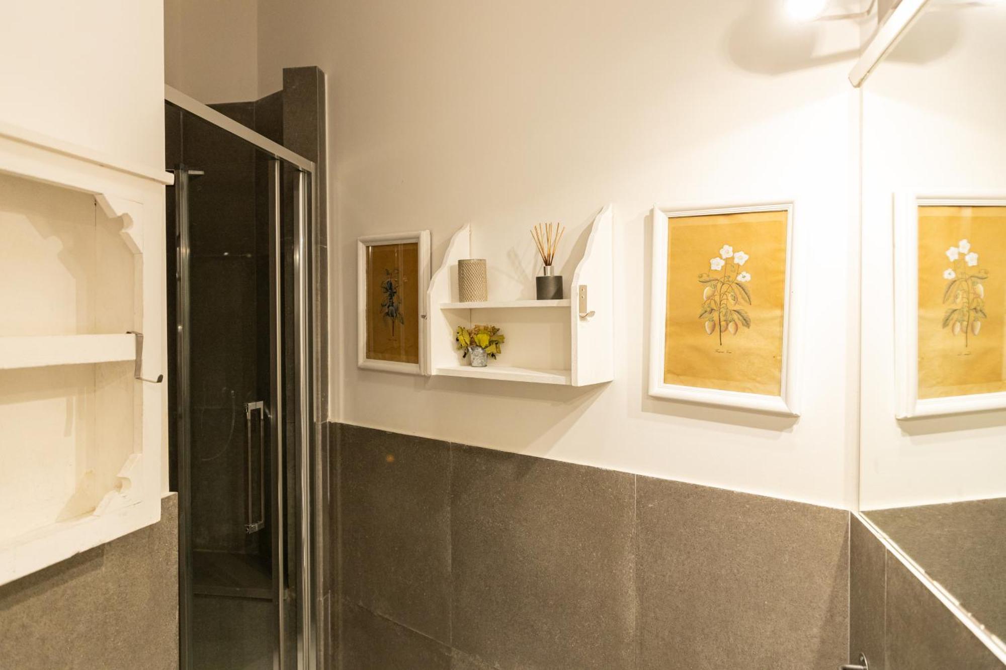 Loggiato Palazzo San Matteo